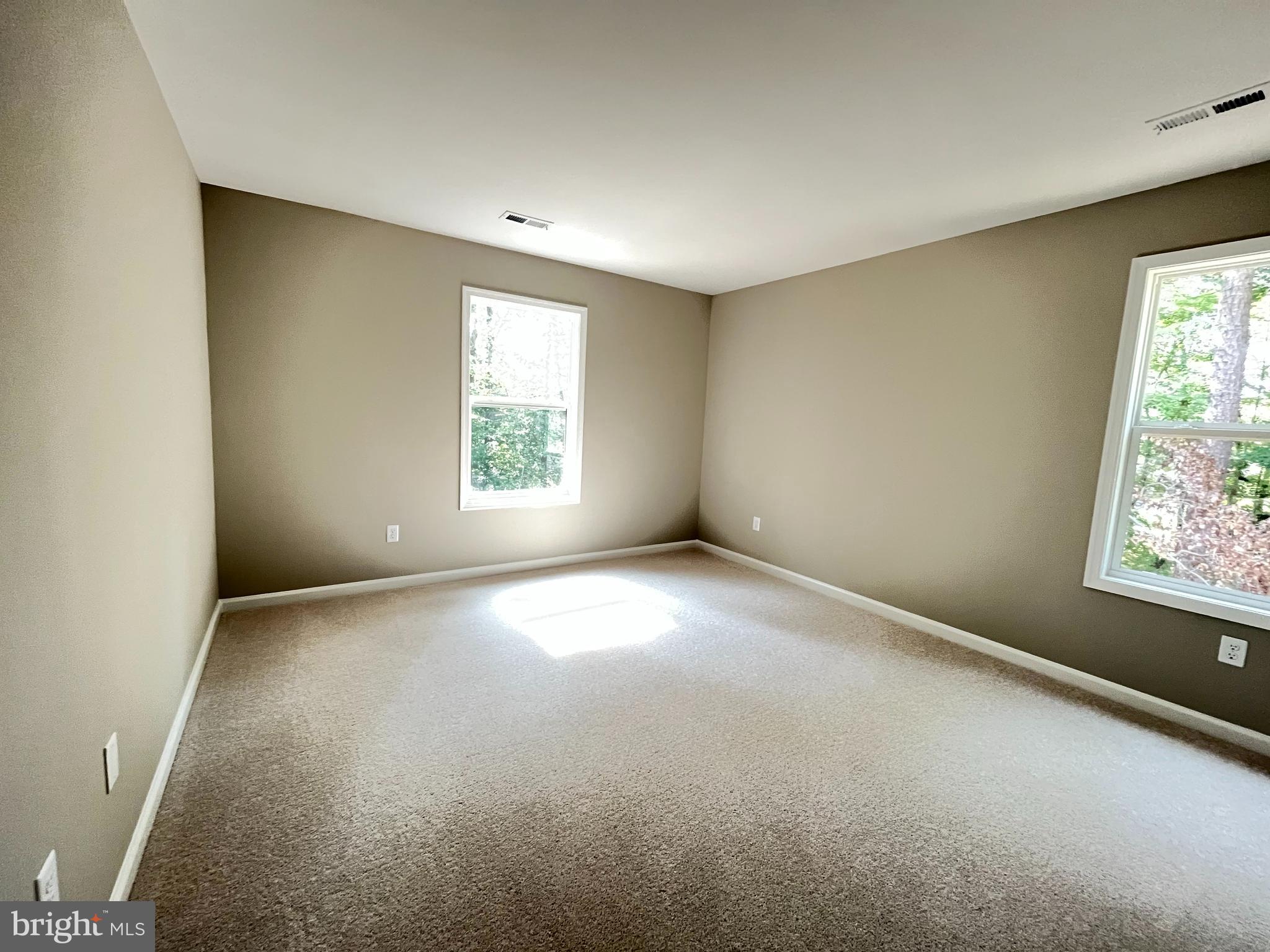 LAKE LAND - Residential