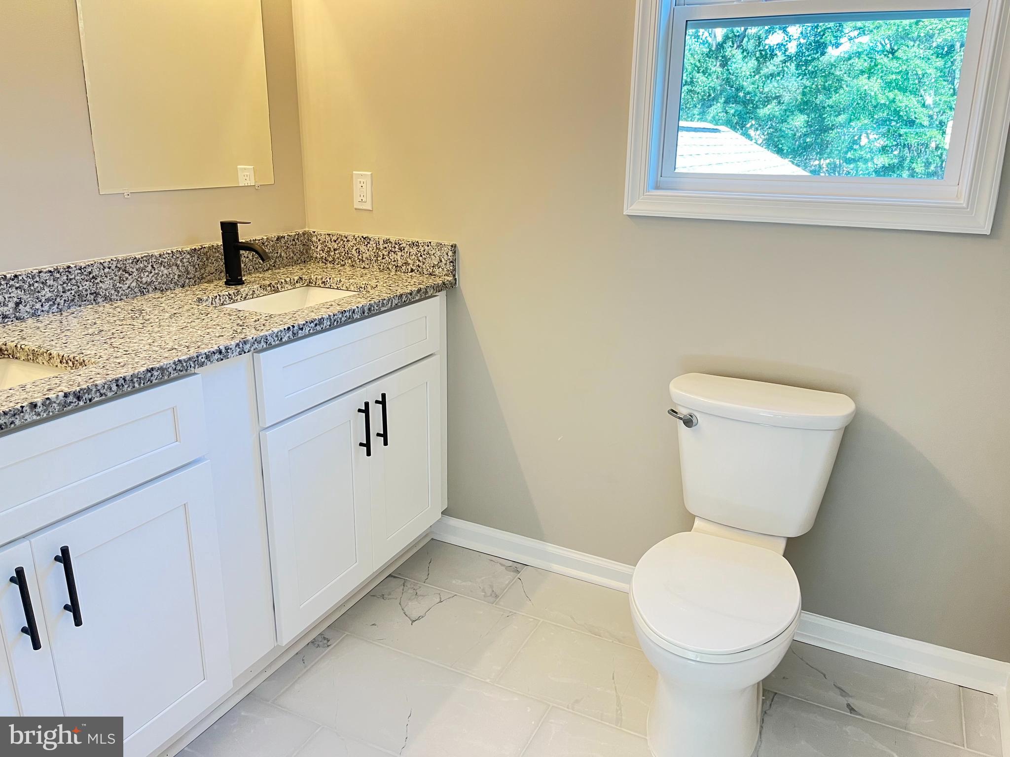 LAKE LAND - Residential