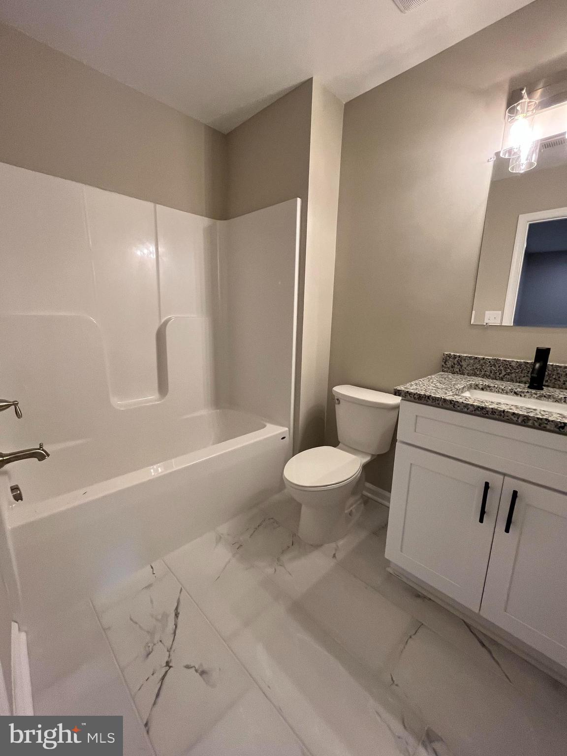 LAKE LAND - Residential