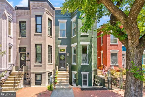 Photo of 332 11th Street SE, WASHINGTON, DC 20003 (MLS # DCDC2268884)