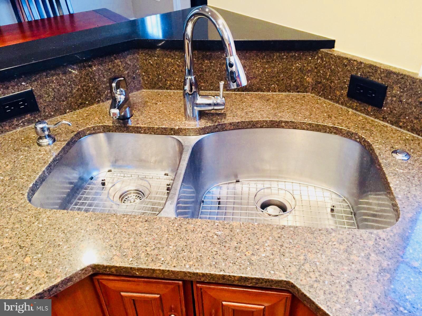 KINGSTOWNE - Residential