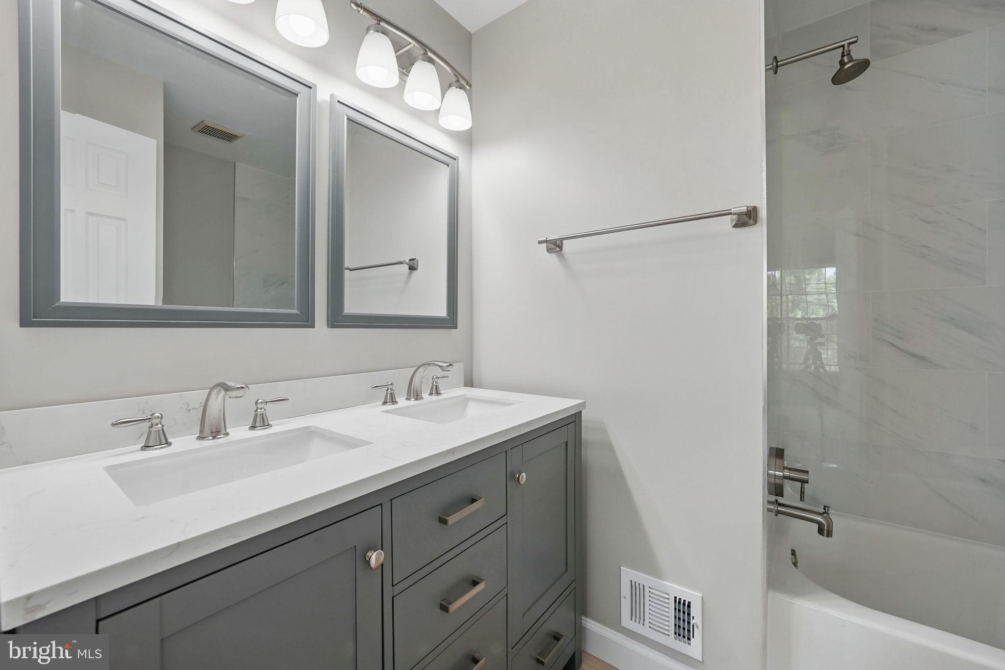 KINGSTOWNE - Residential