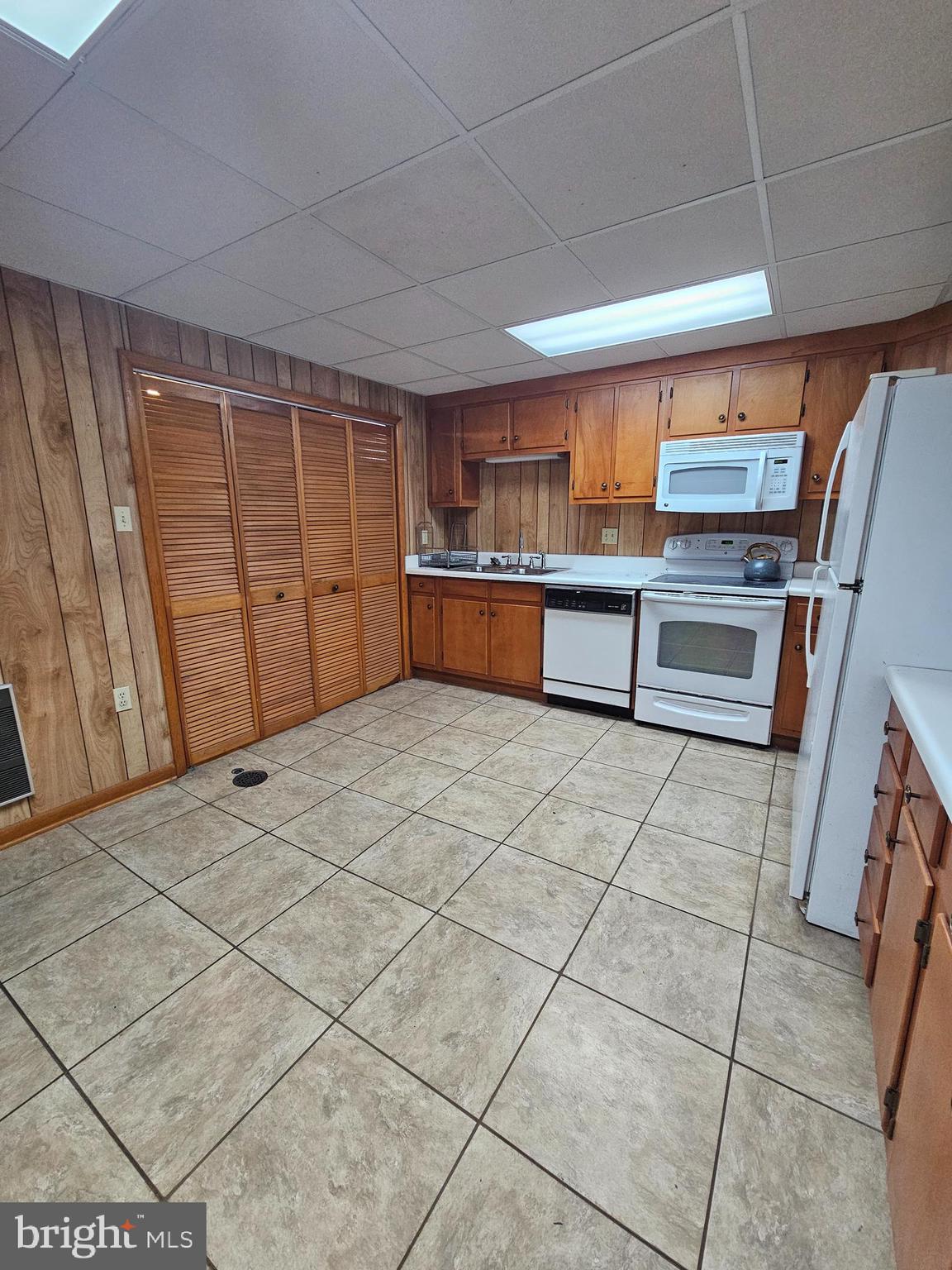 FRONT ROYAL - Residential Lease