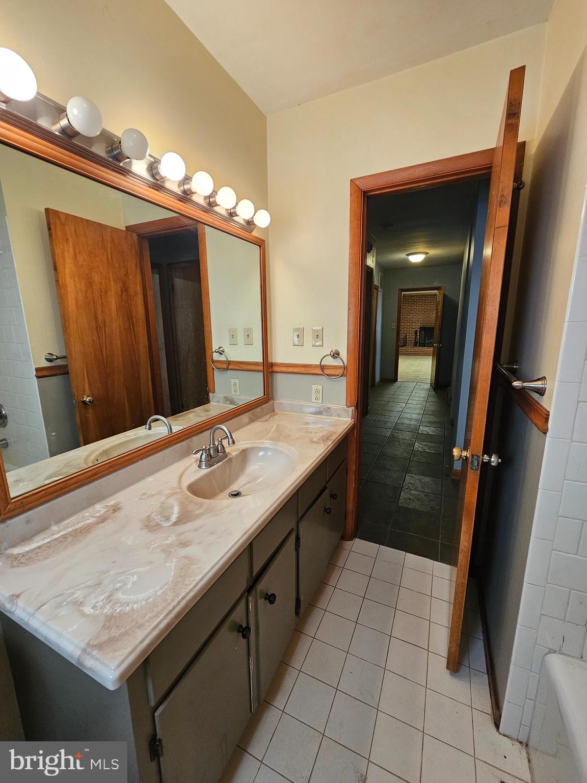 FRONT ROYAL - Residential Lease