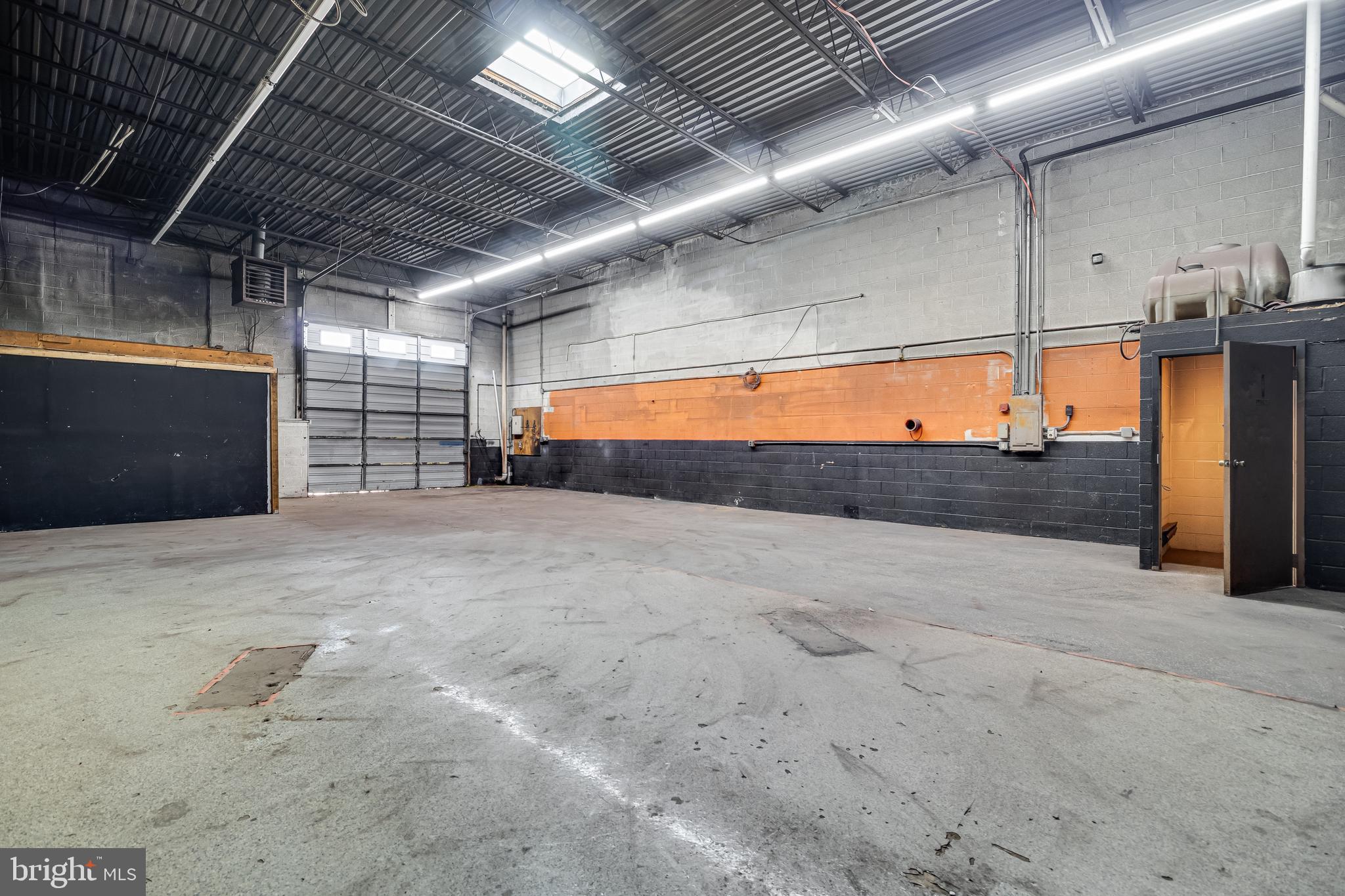 ST CHARLES IND PARK SUB - Commercial Lease