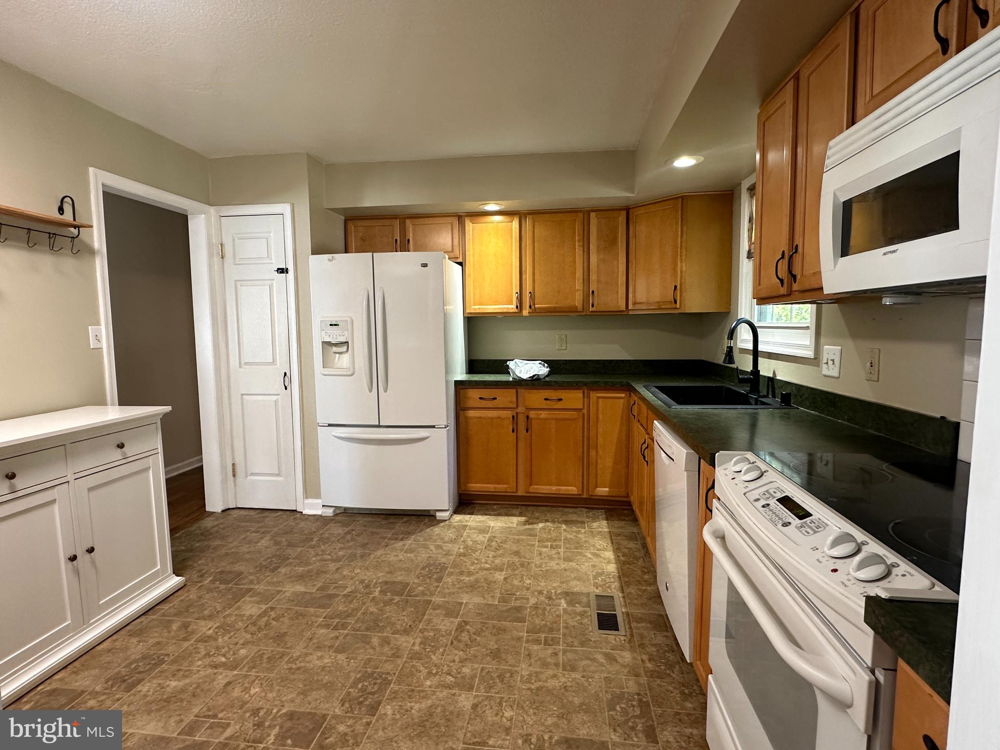 SYLVAN GROVE - Residential Lease