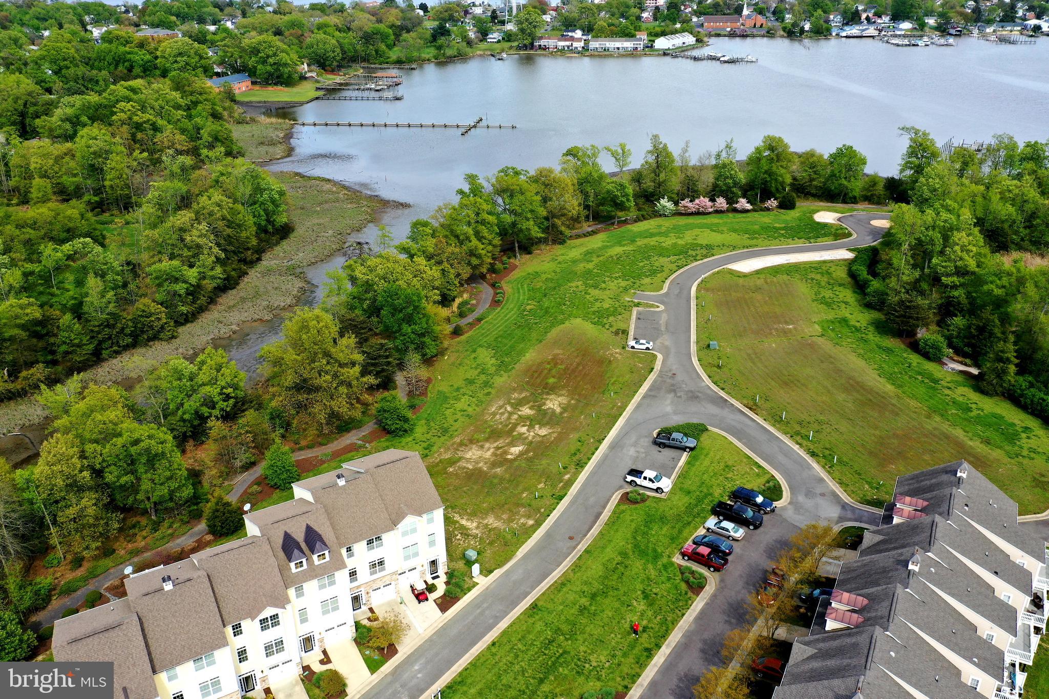 MONROE POINT TOWNHOUSES - Residential
