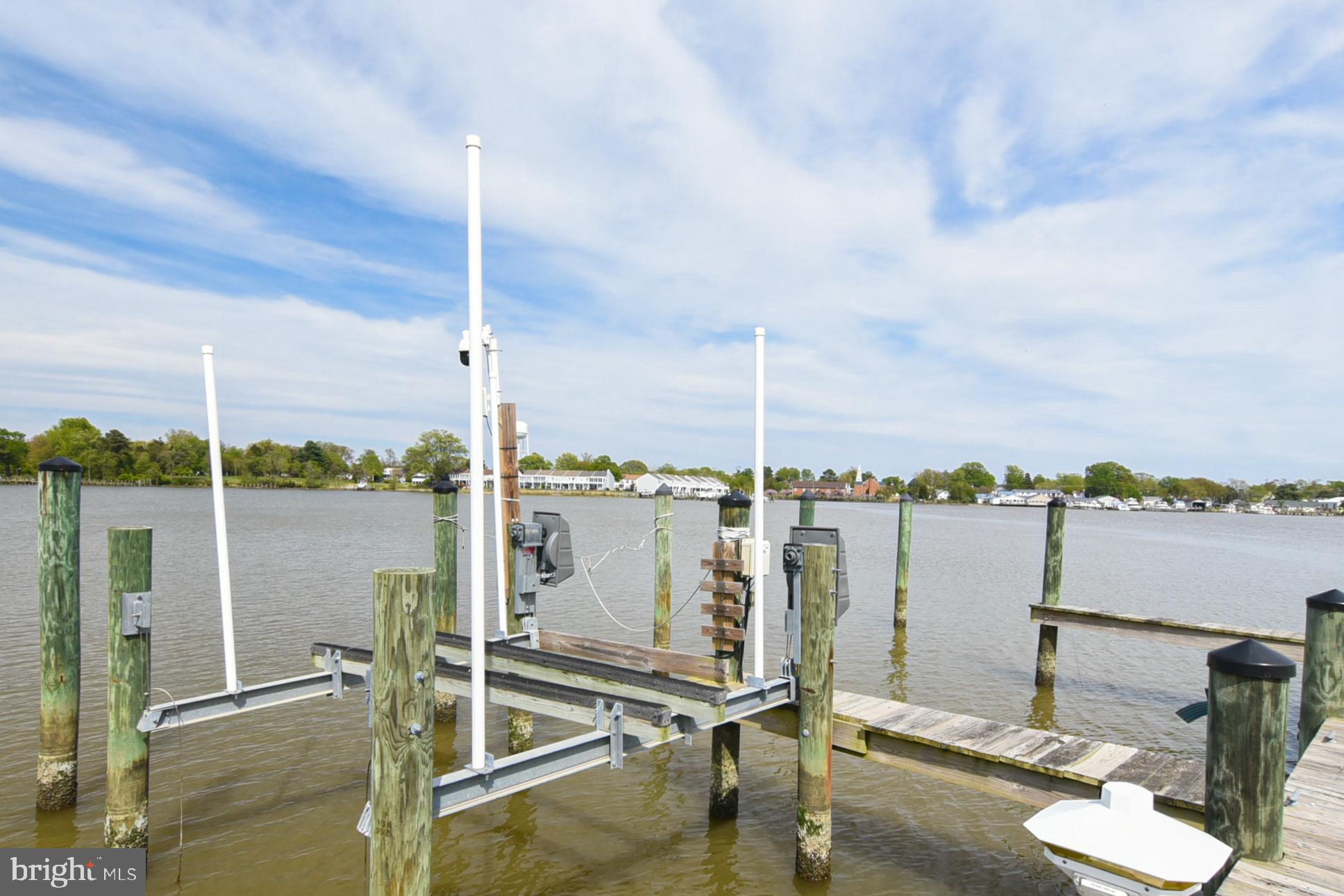 MONROE POINT TOWNHOUSES - Residential