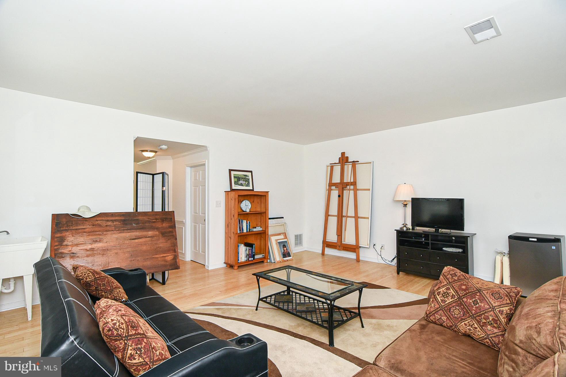 MONROE POINT TOWNHOUSES - Residential