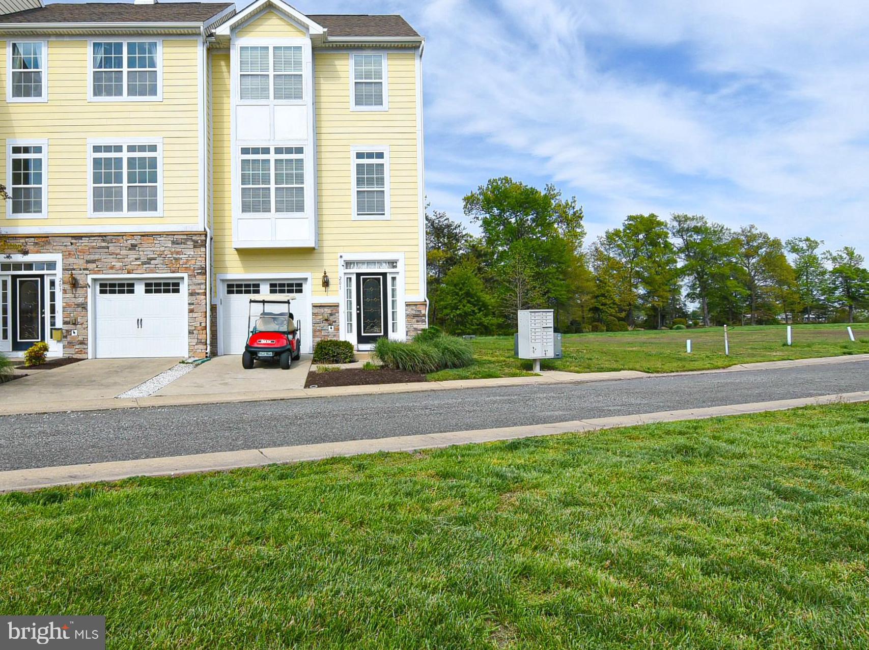 MONROE POINT TOWNHOUSES - Residential