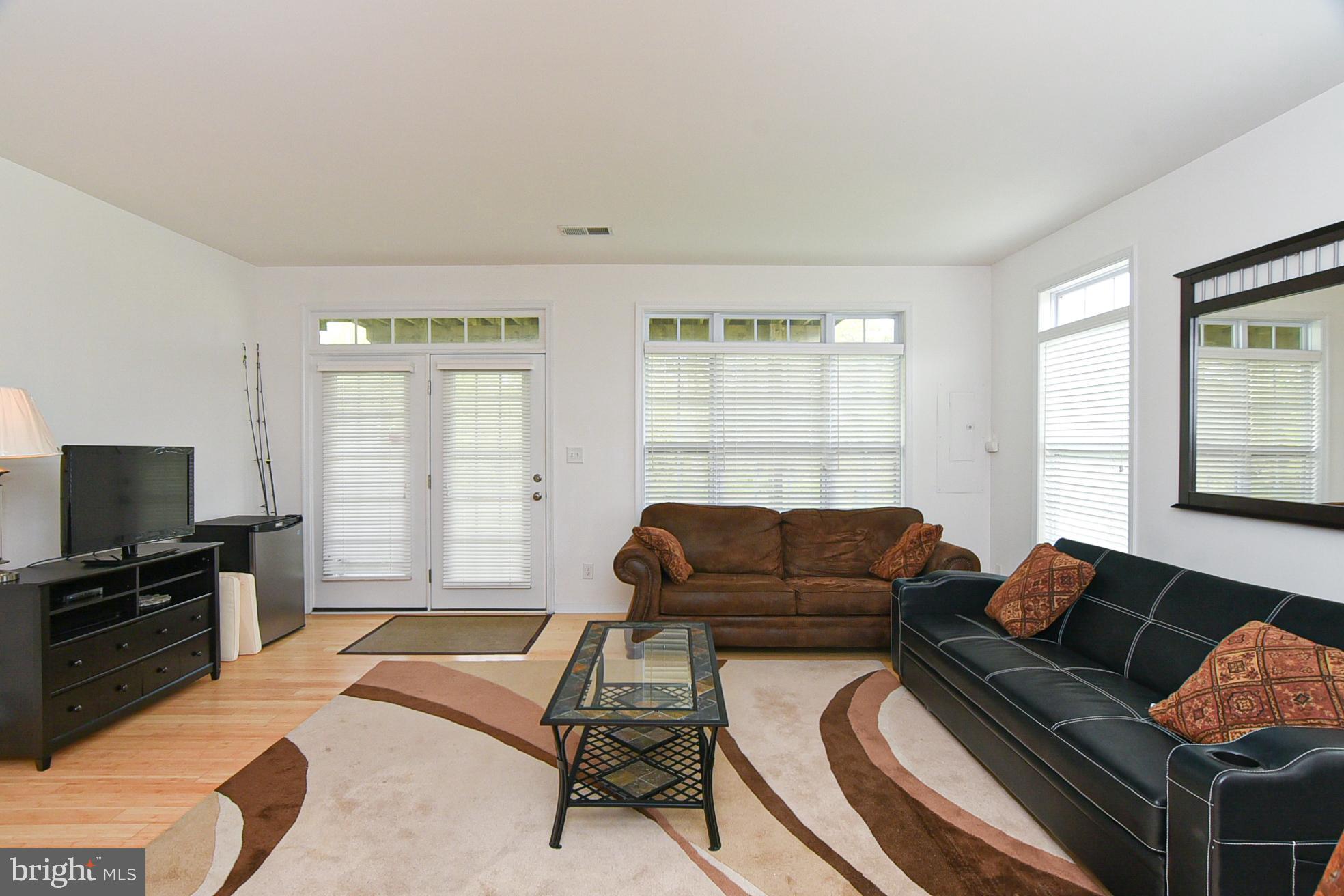 MONROE POINT TOWNHOUSES - Residential