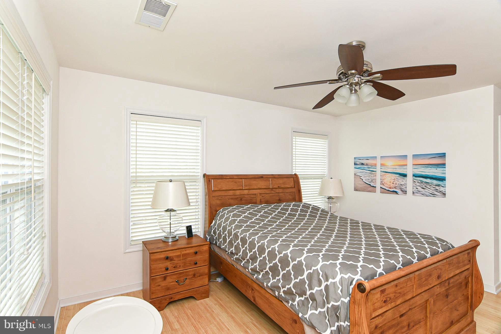 MONROE POINT TOWNHOUSES - Residential