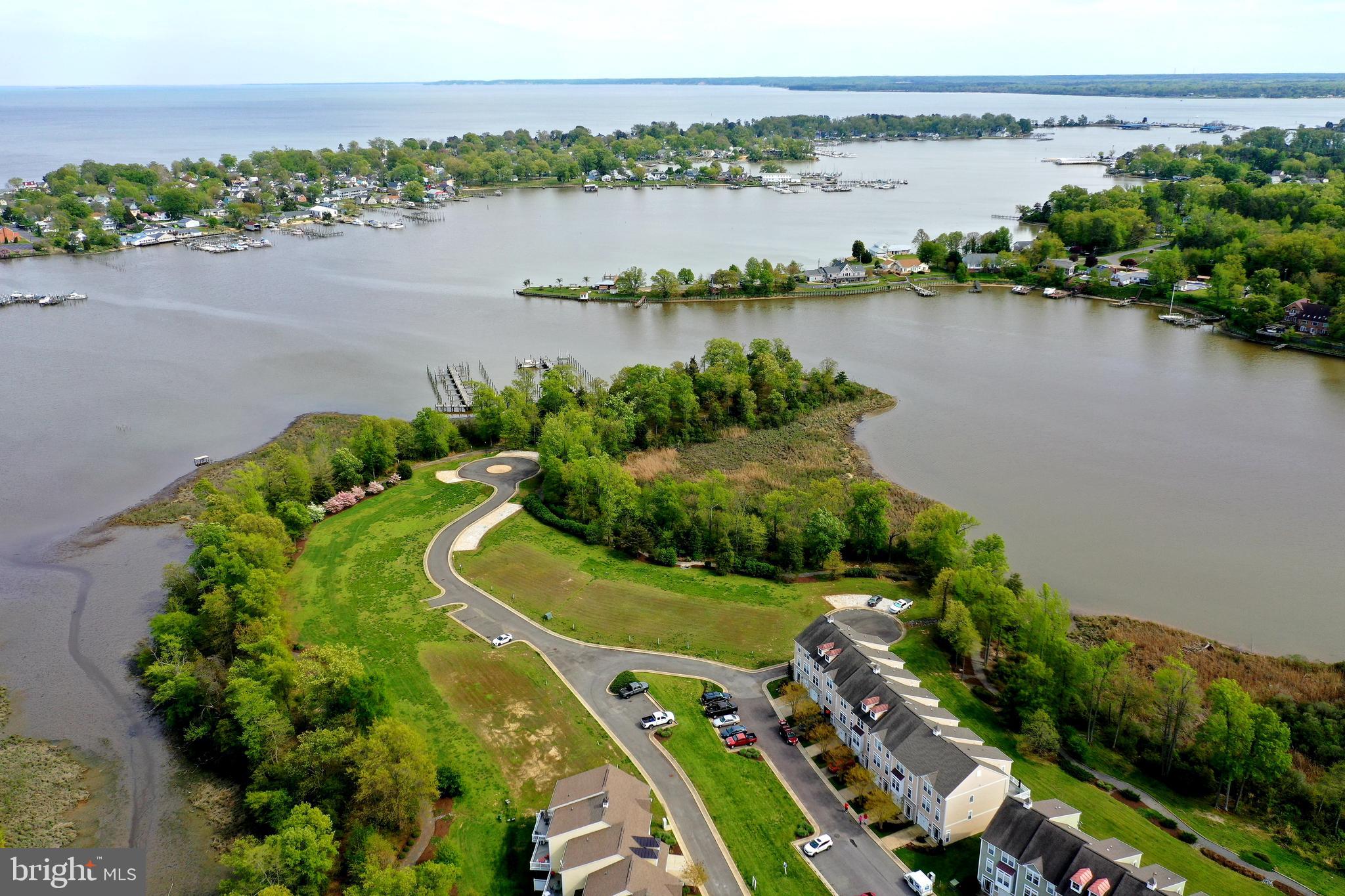 MONROE POINT TOWNHOUSES - Residential