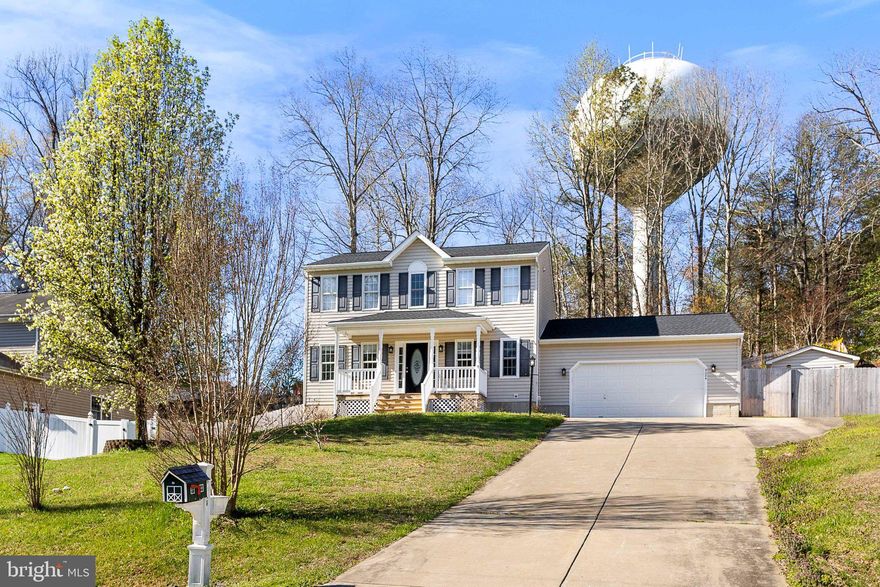 Beautiful property in Oakland Park., King George, VA.  Conveniently located 20 minutes from Fredericksburg and 30 minutes from NSWC Dahlgren. Open House scheduled for Saturday, April 4, 2026 from 10AM to 1PM. Call for information today!