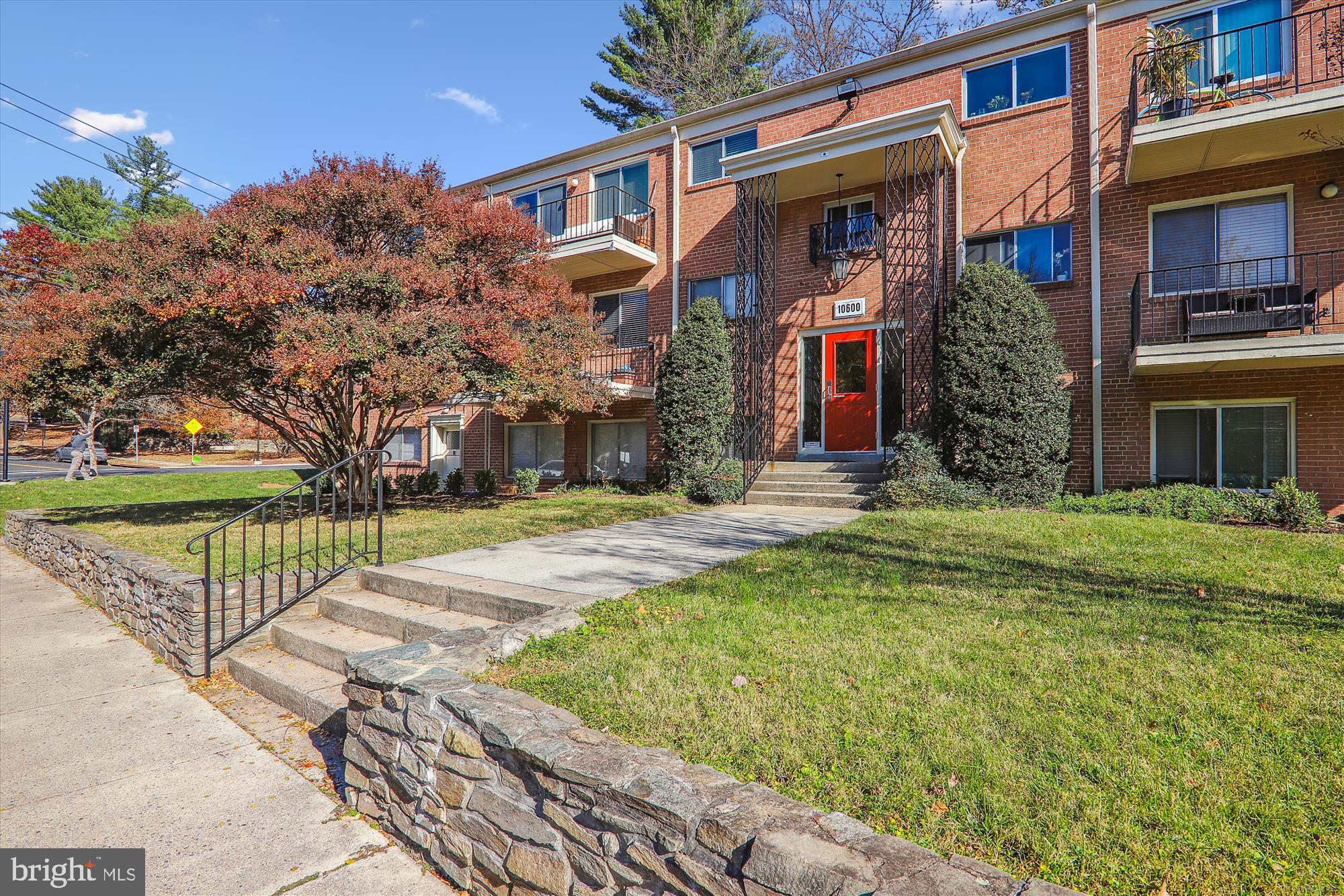 *OPEN HOUSE SAT & SUN 1PM-3PM* This is the one! Pristine top floor condo filled with natural sunlight, tasteful & quality updates throughout, and an open floor plan for your comfort and entertaining. You'll feel right at home when you enter your new condo featuring a fabulous open kitchen with 42" white cabinetry, granite countertops, and stainless steel appliances as well as an inviting dining area and a spacious living room for relaxing. Another special touch is the designer built in cabinets and shelving in the hallway- perfect for books, decor, and more! Fit any size bed in the spacious primary bedroom with huge closets and enjoy the updated bright and neutral bathroom with a shower/tub, new vanity, and ceramic tile. Spend your mornings or evenings on the large balcony with room for a table and extra seating. Other fantastic updates include: HVAC 2020, replacement double pane windows throughout, crown molding, new garbage disposal, and new entryway & kitchen flooring, With a prime location in the community, you will have convenient access to all of the amenities Parkside has to offer including the 3 swimming pools, tennis courts, picnic area, and minutes to the path to Grosvenor Metro. Low condo fee includes all utilities, and easy free parking in front of the building.
Schedule a showing today and make this beautiful condo your new HOME!