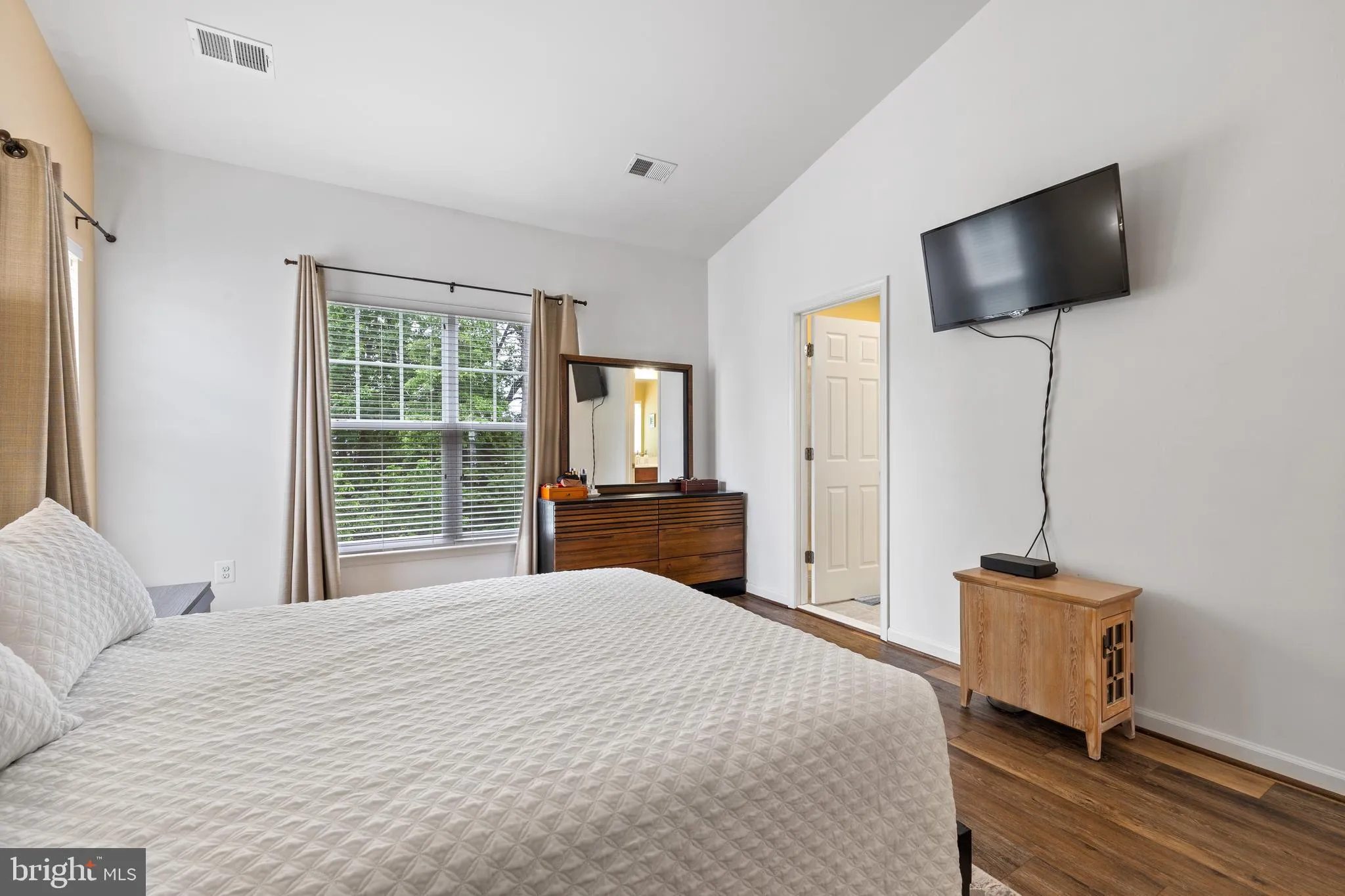 Bristow, Virginia 20136, United States, 4 Bedrooms Bedrooms, ,4 BathroomsBathrooms,Residential,Pending,144634