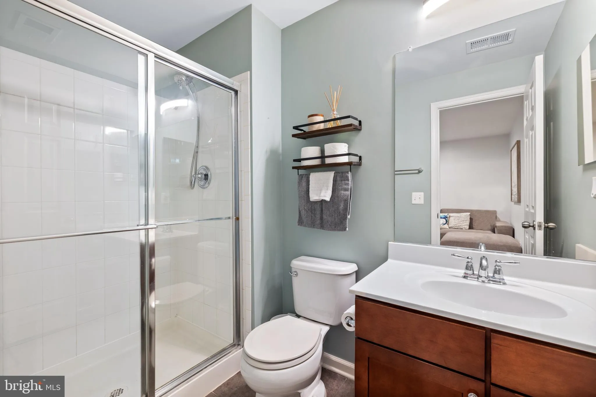 Bristow, Virginia 20136, United States, 4 Bedrooms Bedrooms, ,4 BathroomsBathrooms,Residential,Pending,144634