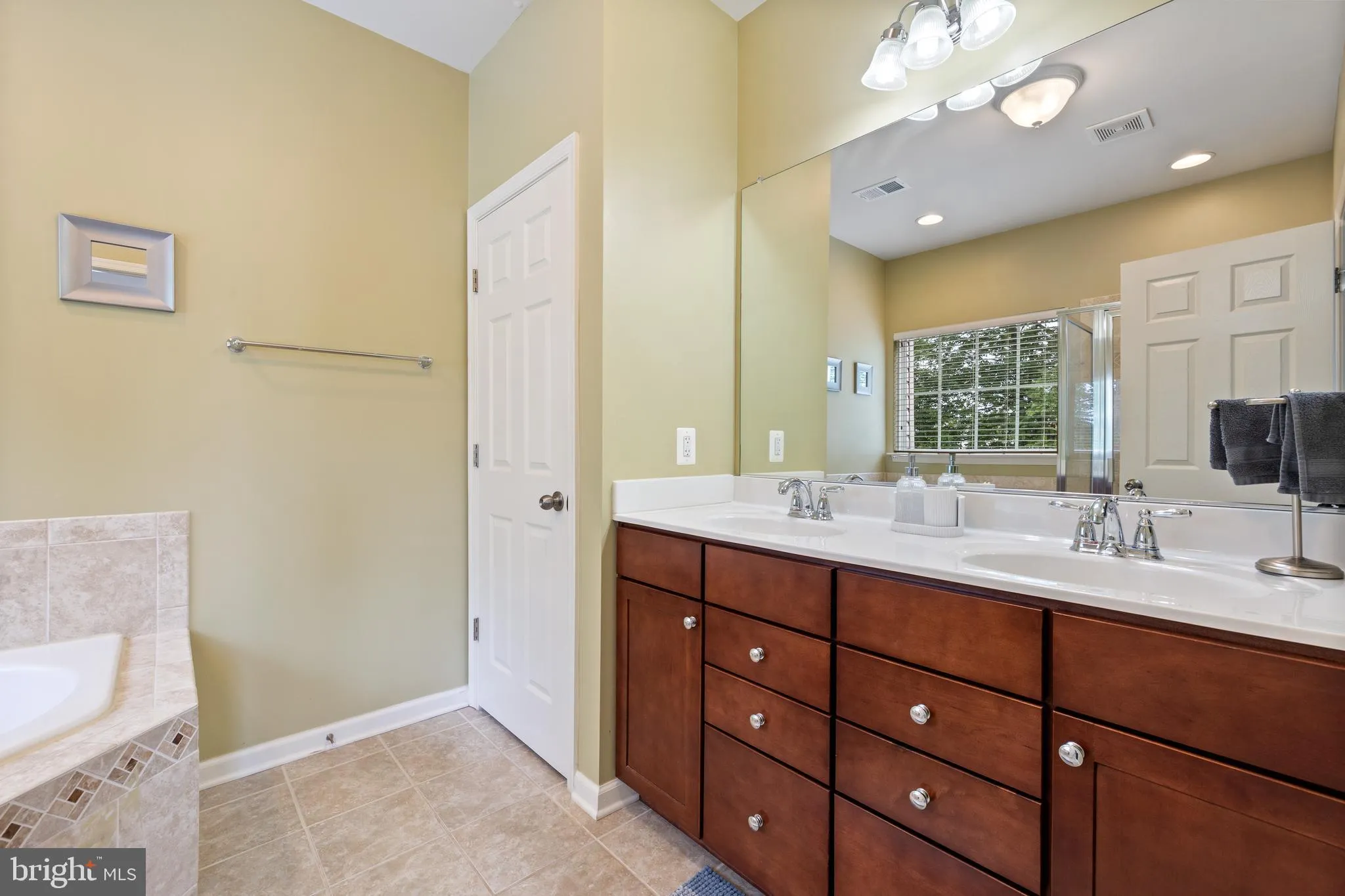 Bristow, Virginia 20136, United States, 4 Bedrooms Bedrooms, ,4 BathroomsBathrooms,Residential,Pending,144634