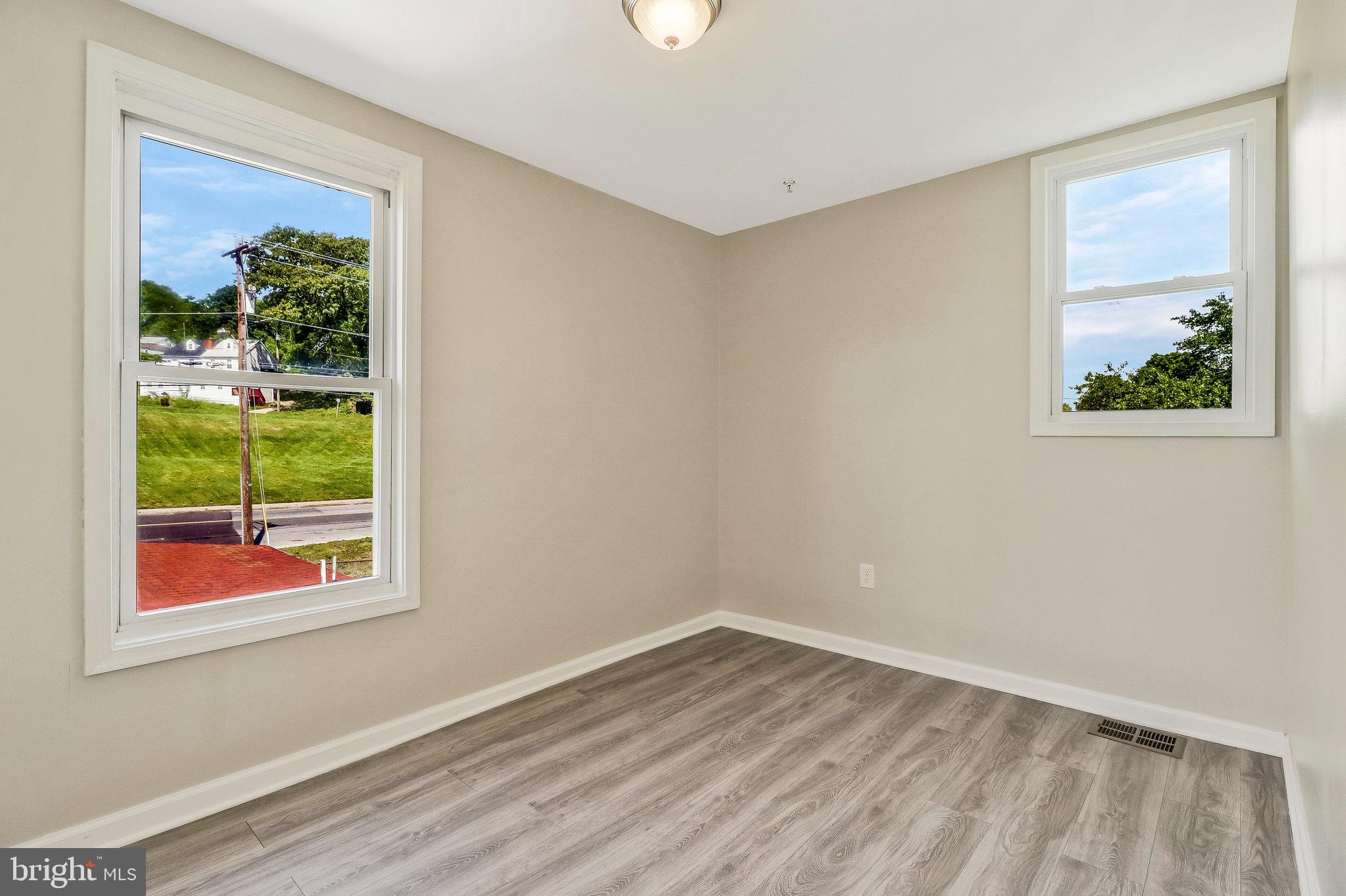 CAPITOL HEIGHTS - Residential