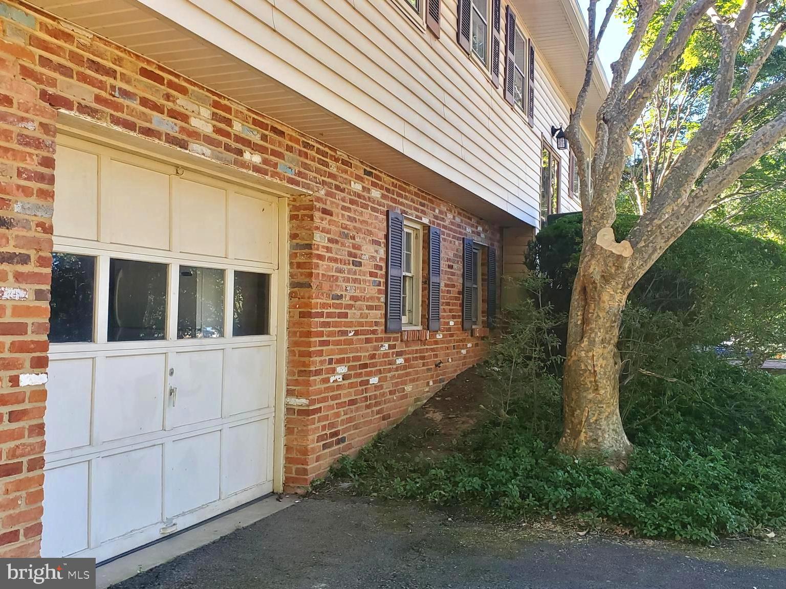 MARLBOROUGH - Residential Lease