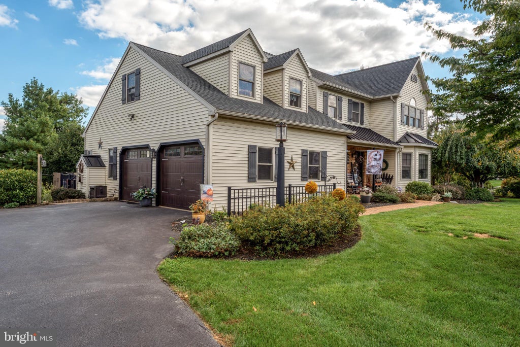 Photo of 5 Village Drive, LITITZ, PA 17543 (MLS # PALA2090166)