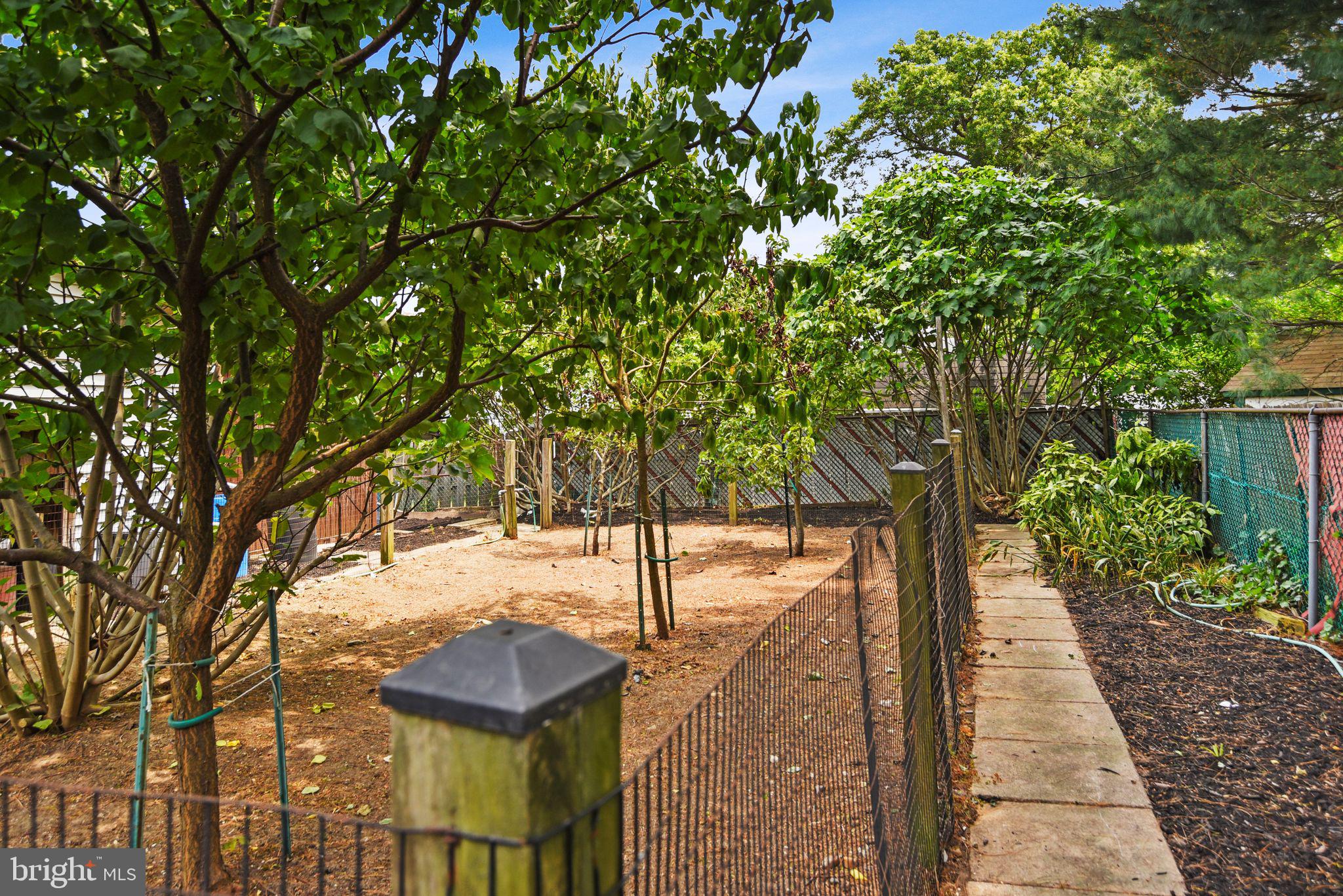 THE PROVINCES - Residential