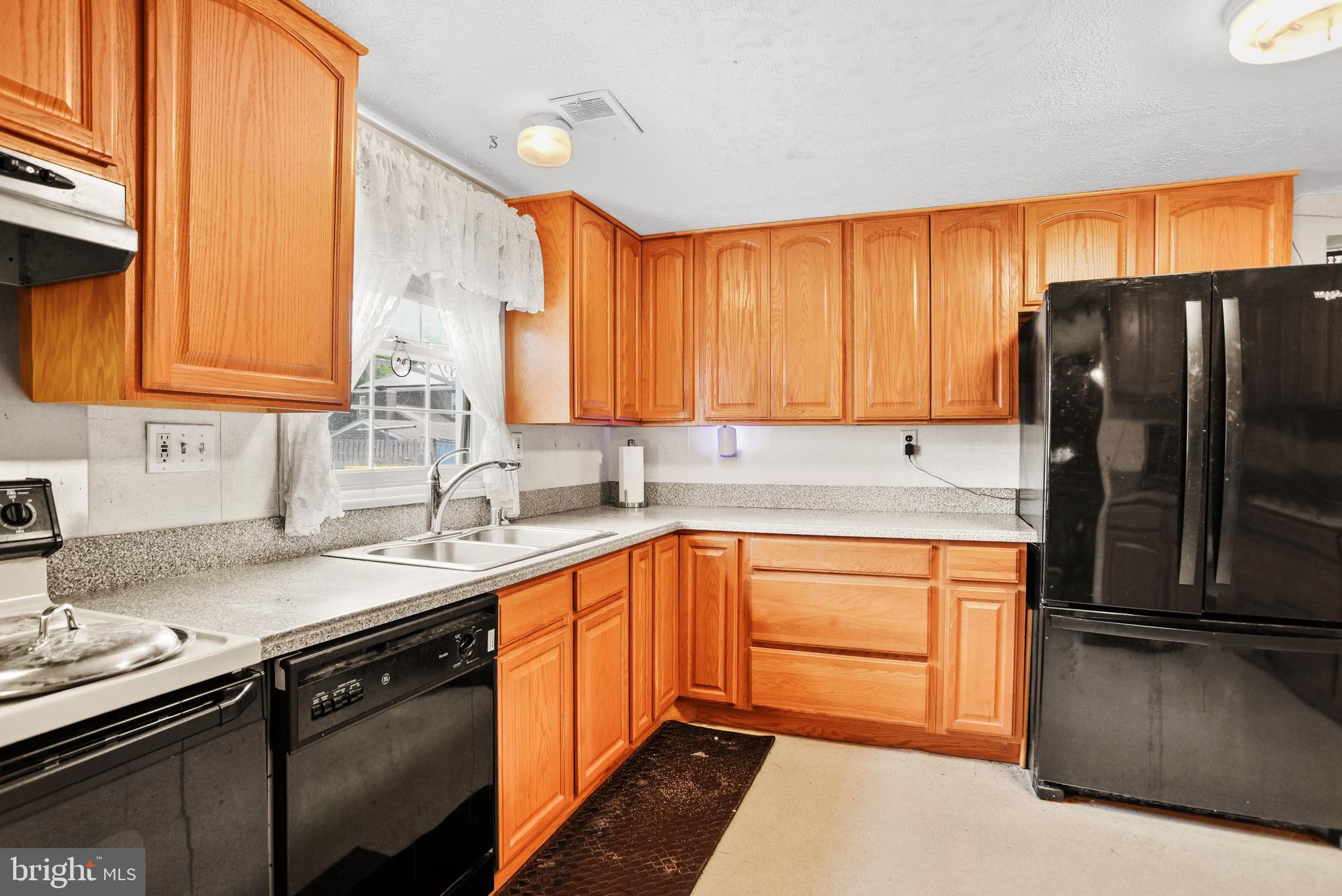 THE PROVINCES - Residential