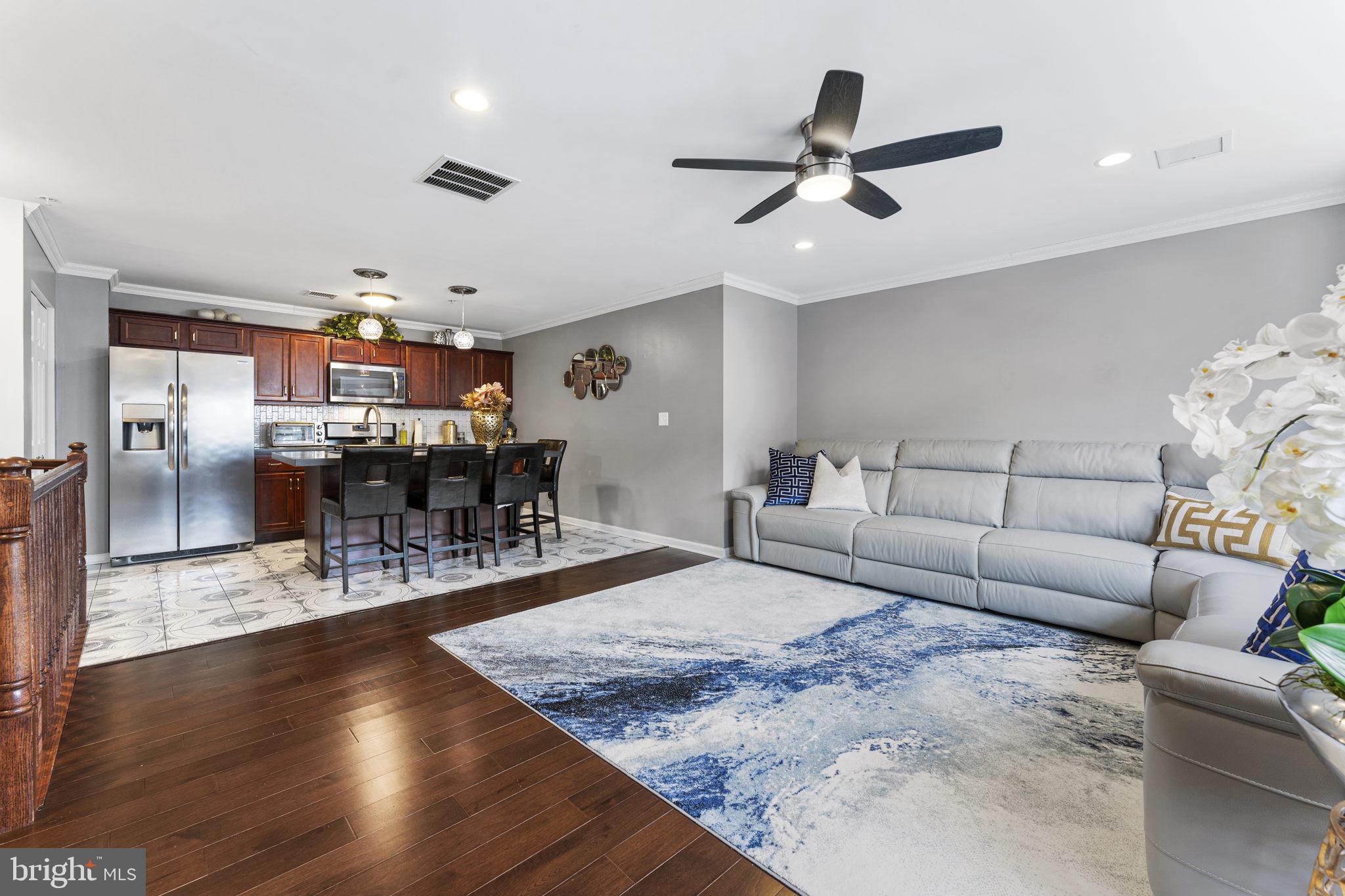 BERKELEY COURT - Residential