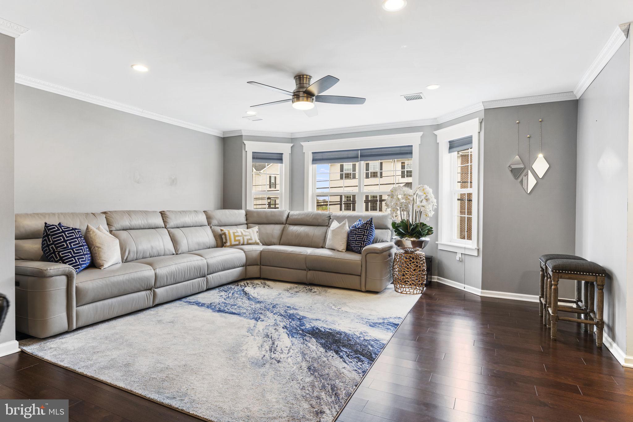 BERKELEY COURT - Residential