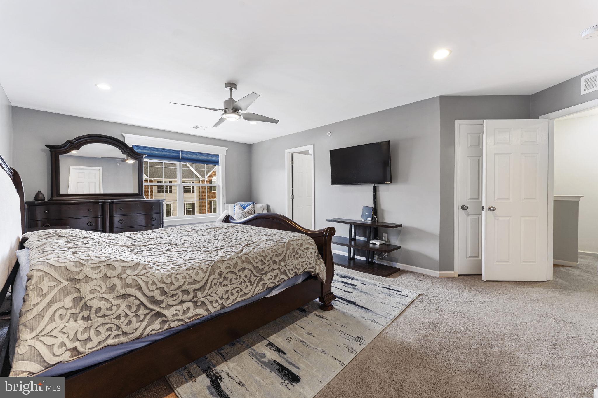 BERKELEY COURT - Residential