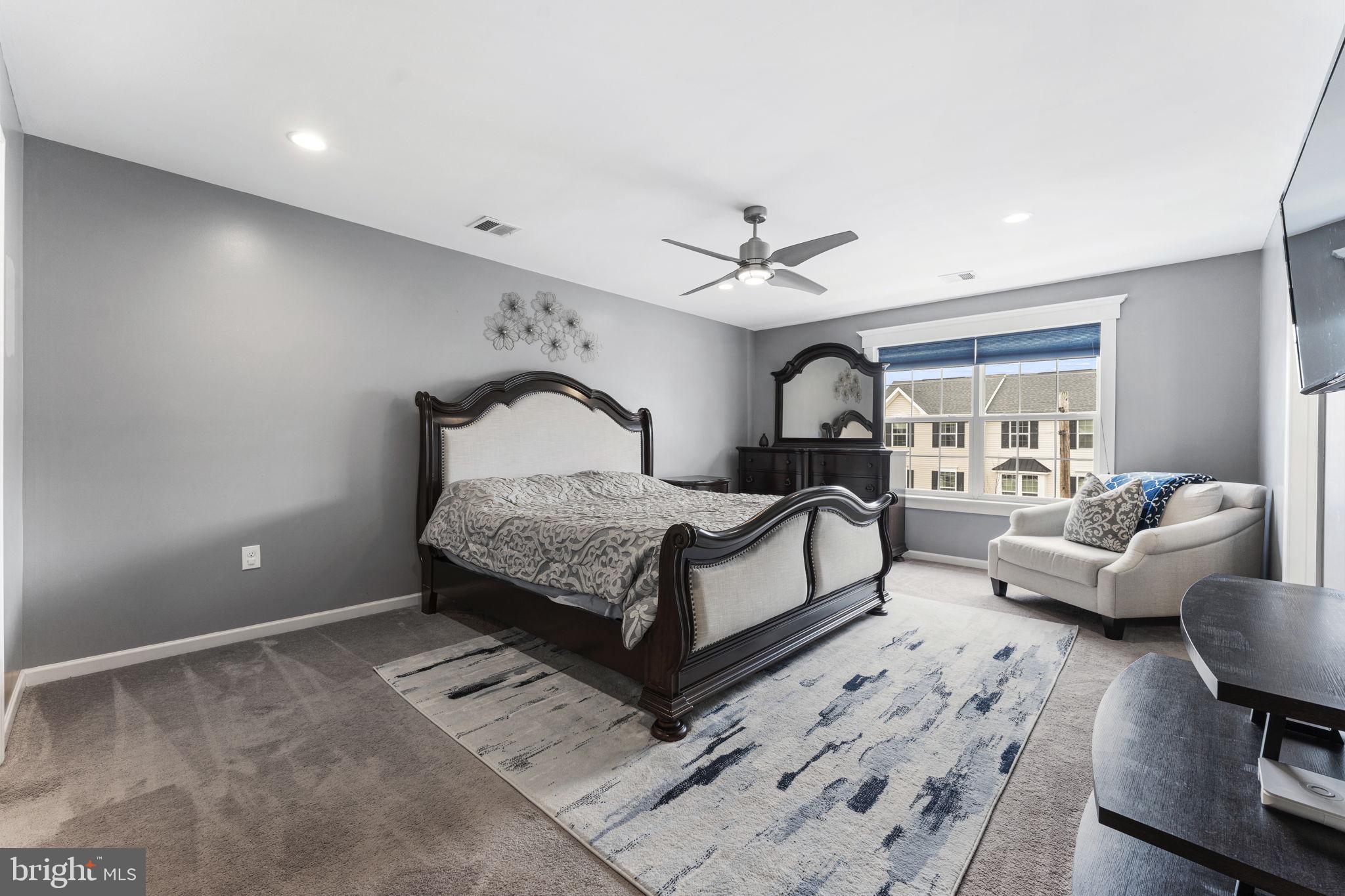 BERKELEY COURT - Residential
