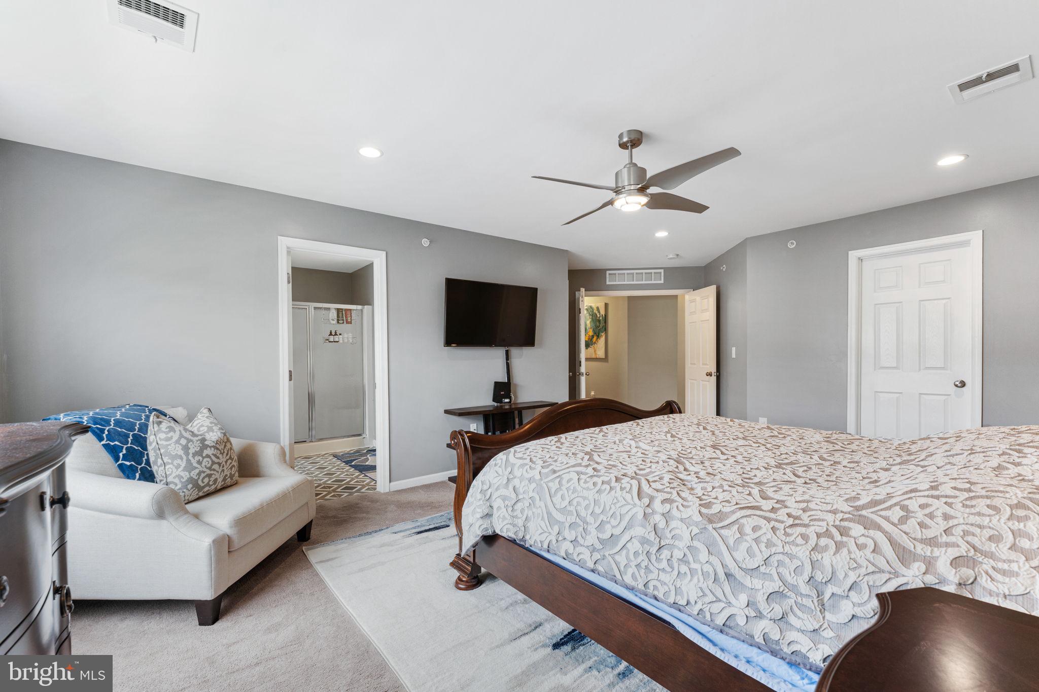 BERKELEY COURT - Residential