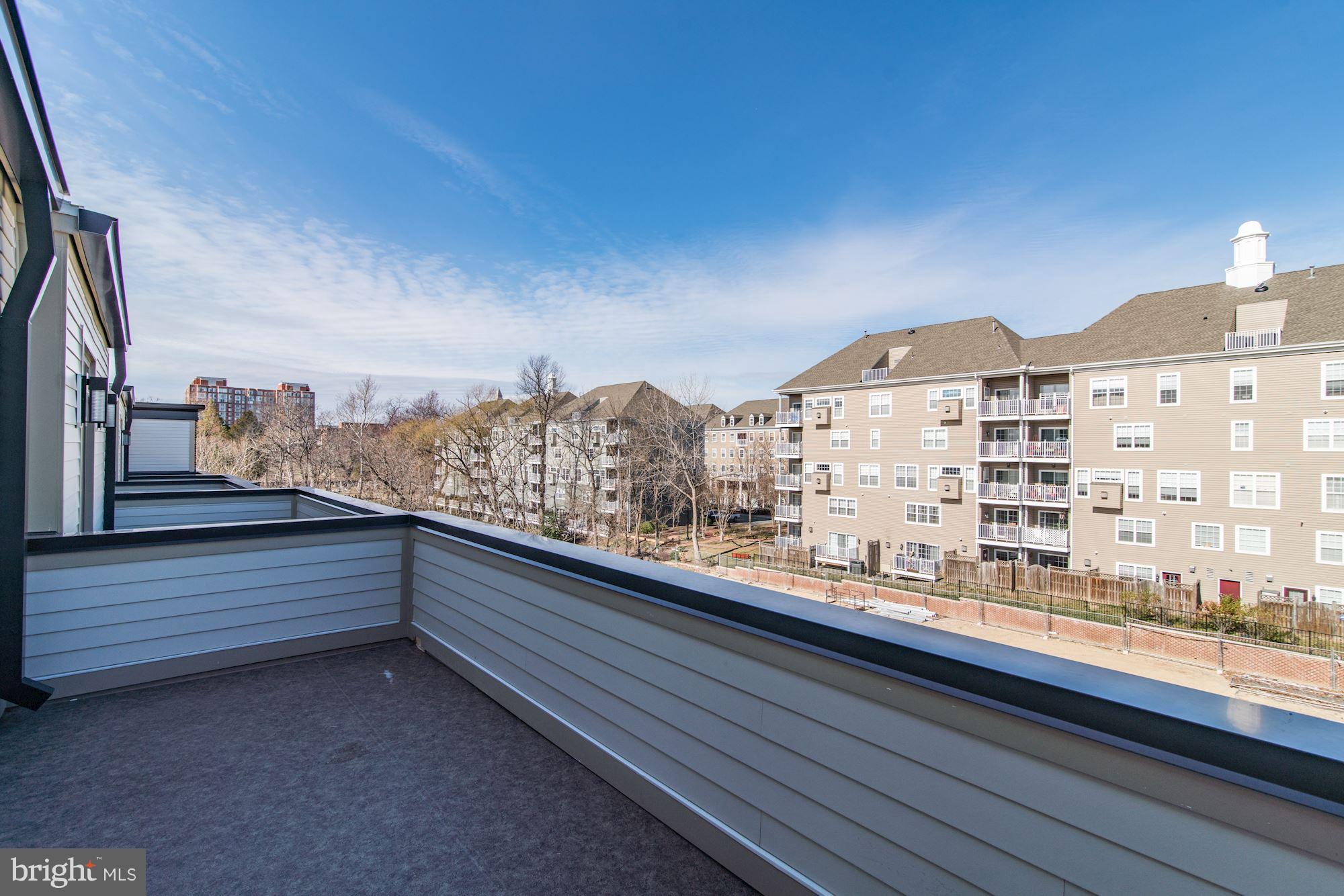 MAJESTY WEST - Residential