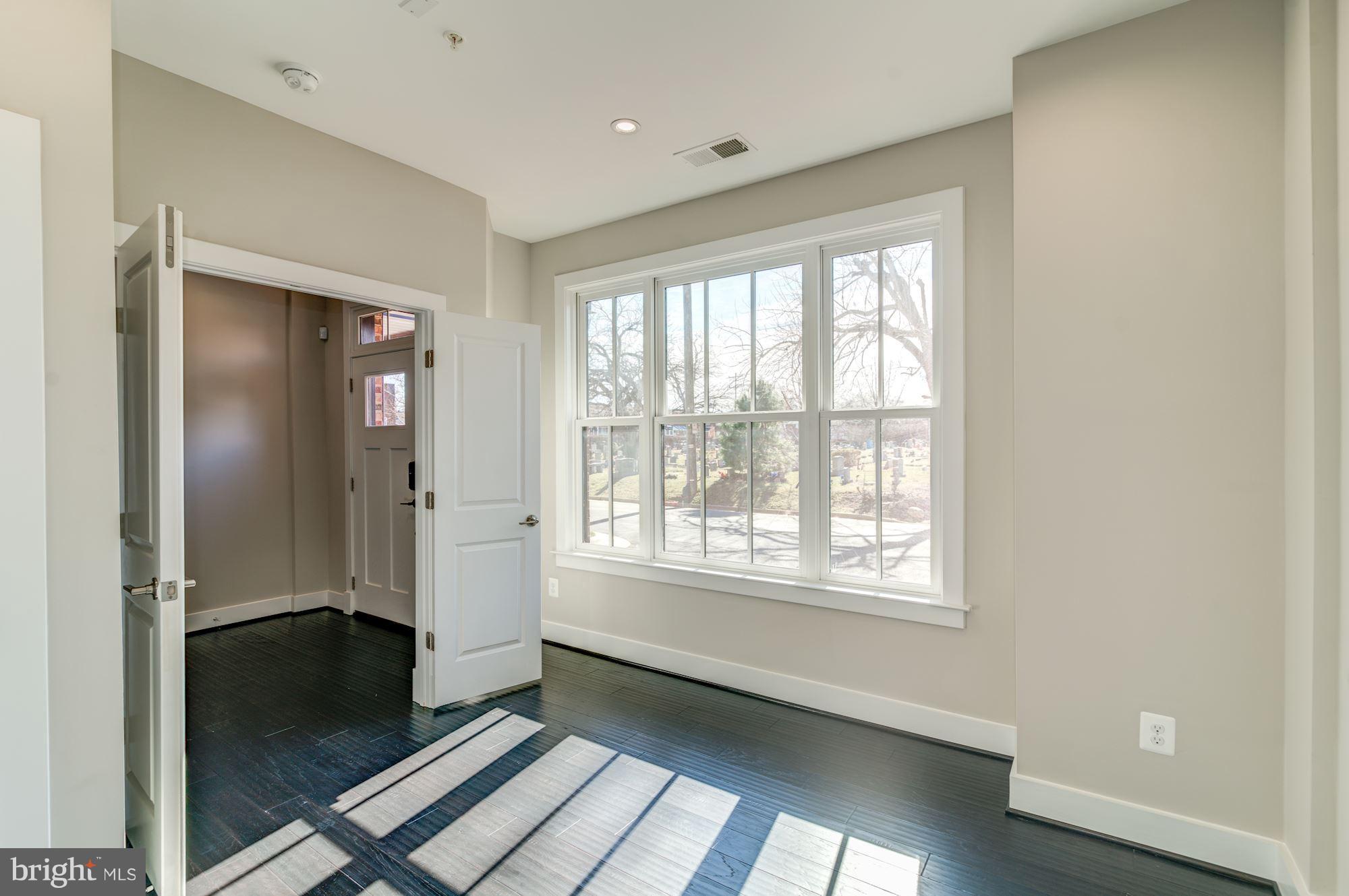 MAJESTY WEST - Residential