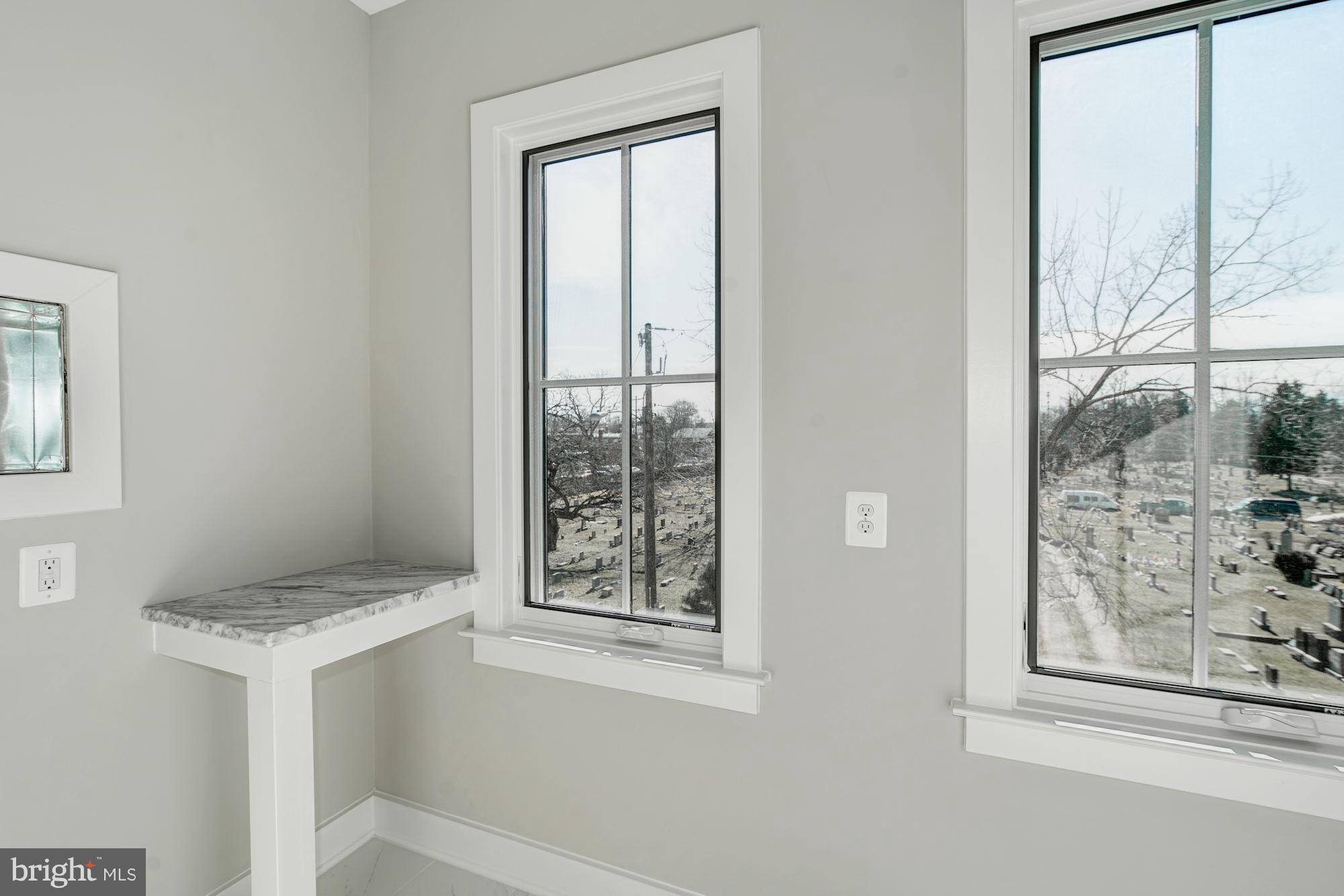 MAJESTY WEST - Residential