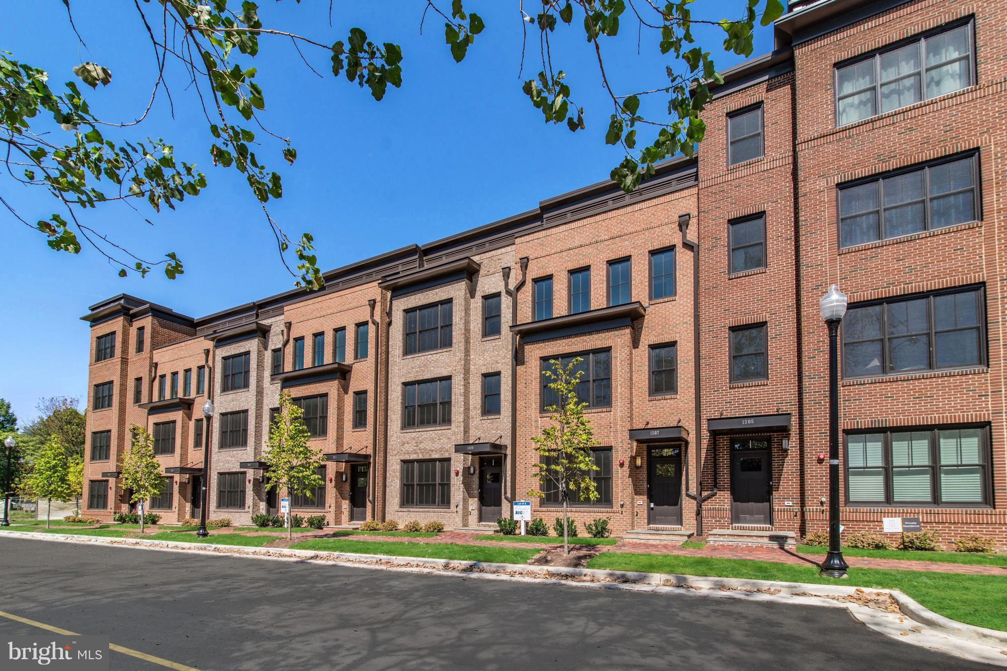 MAJESTY WEST - Residential