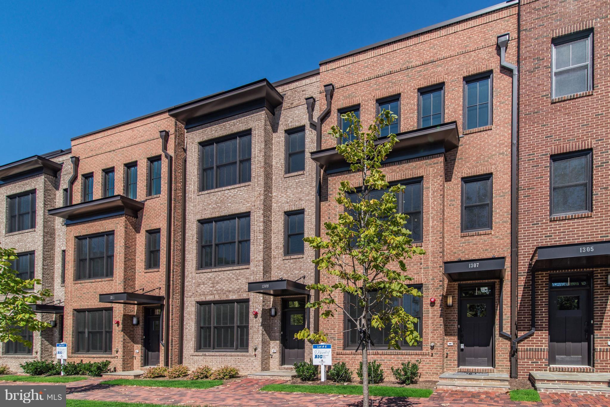 MAJESTY WEST - Residential