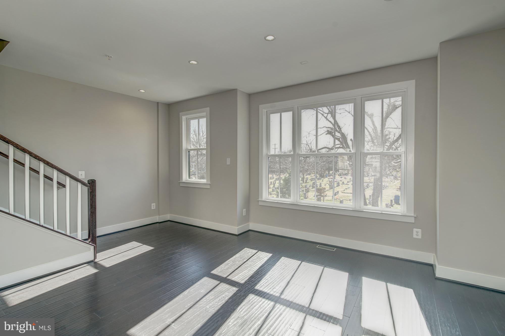 MAJESTY WEST - Residential