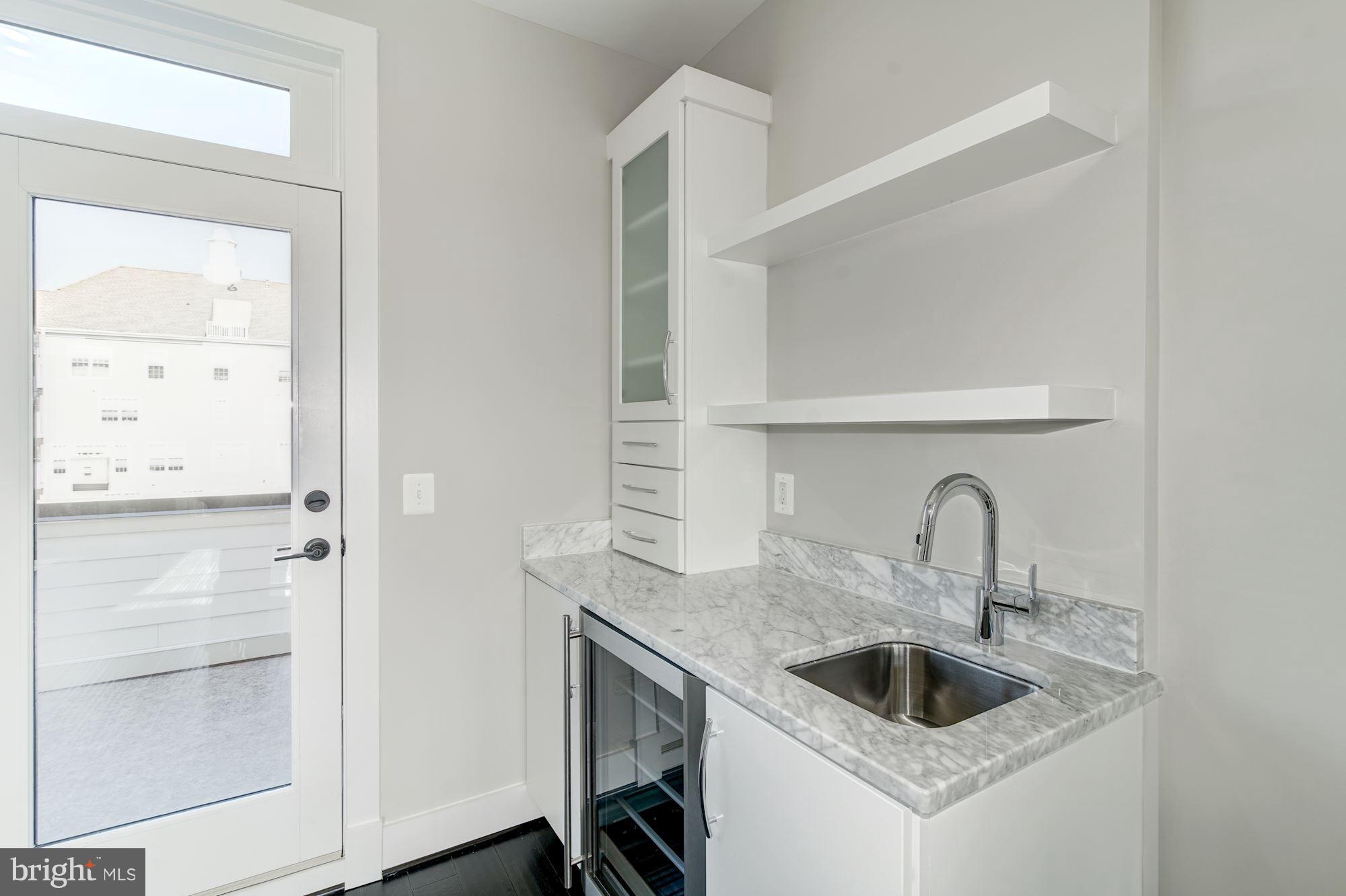 MAJESTY WEST - Residential