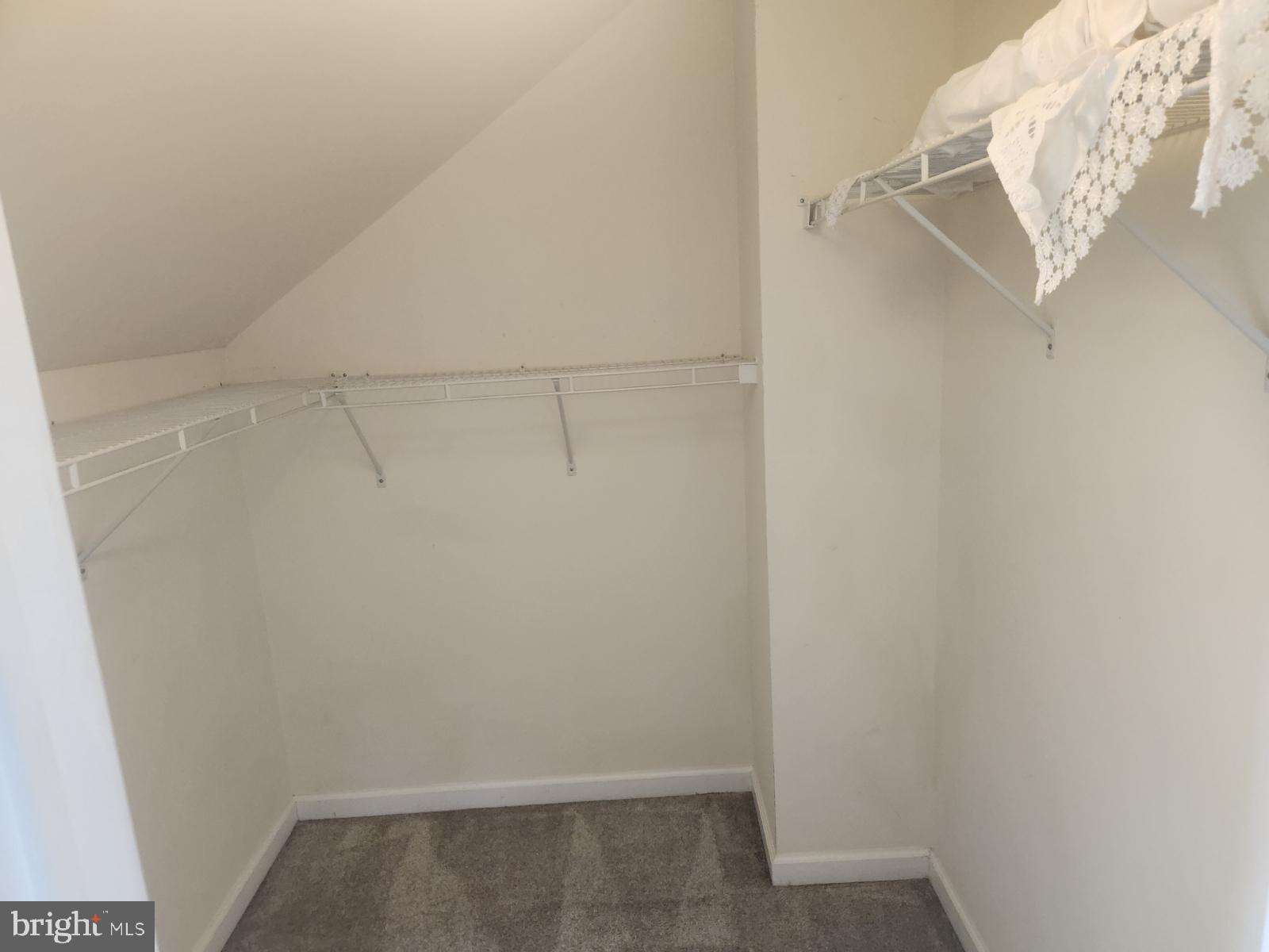 000 - Residential Lease