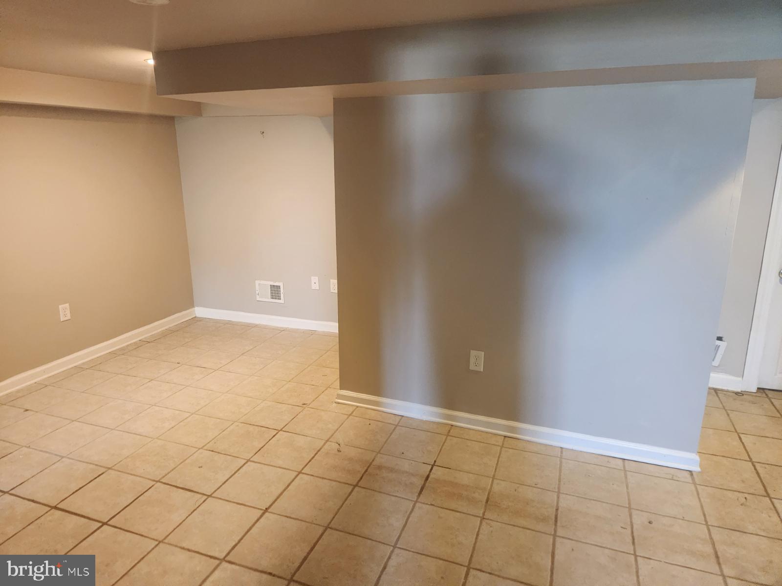 000 - Residential Lease