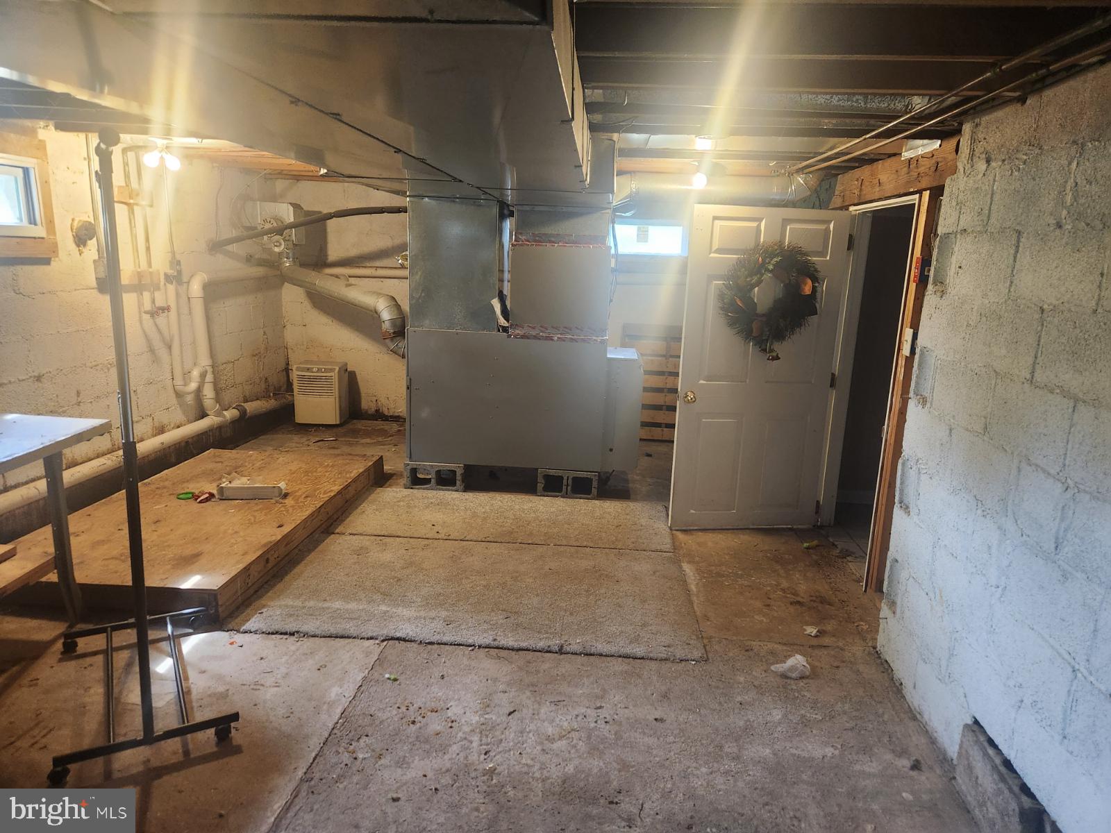 000 - Residential Lease