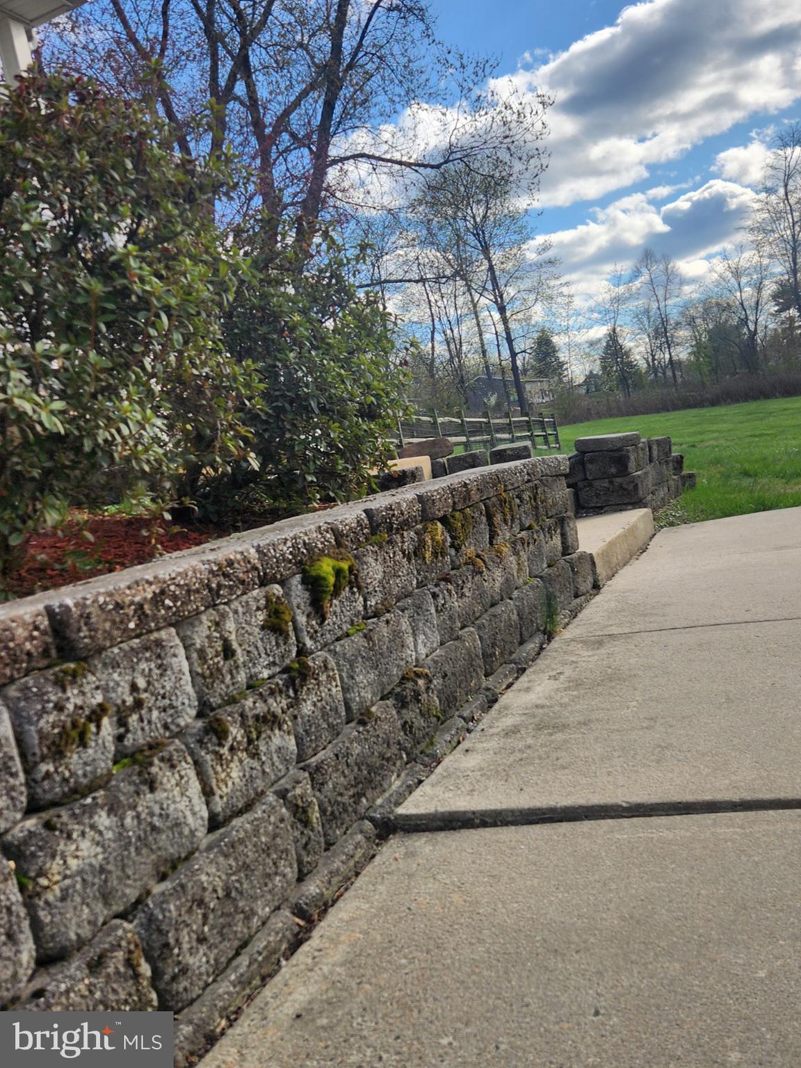 000 - Residential Lease