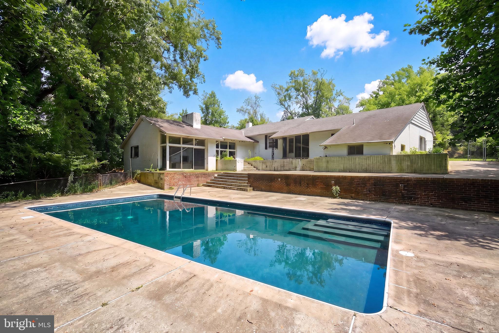17 BROOKDALE DRIVE