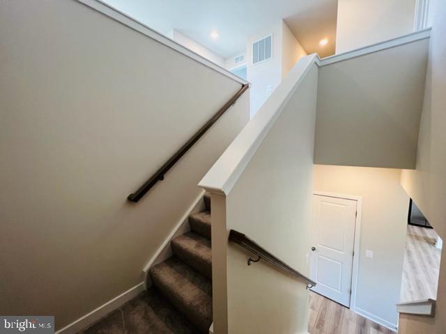 SENSENY VILLAGE - Residential Lease