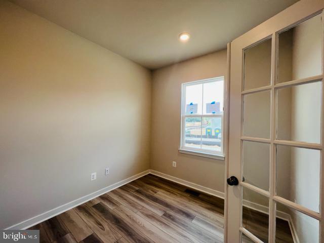 SENSENY VILLAGE - Residential Lease