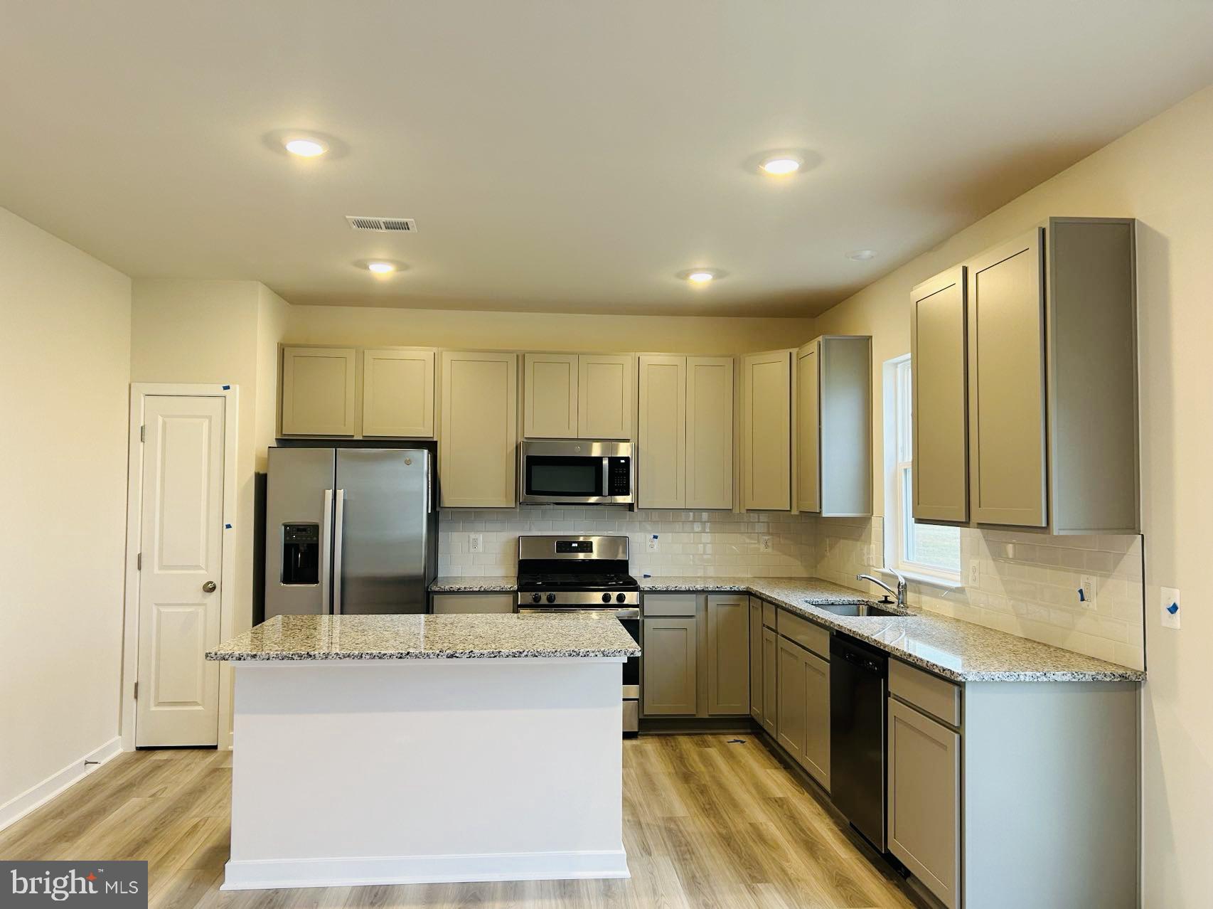 SENSENY VILLAGE - Residential Lease