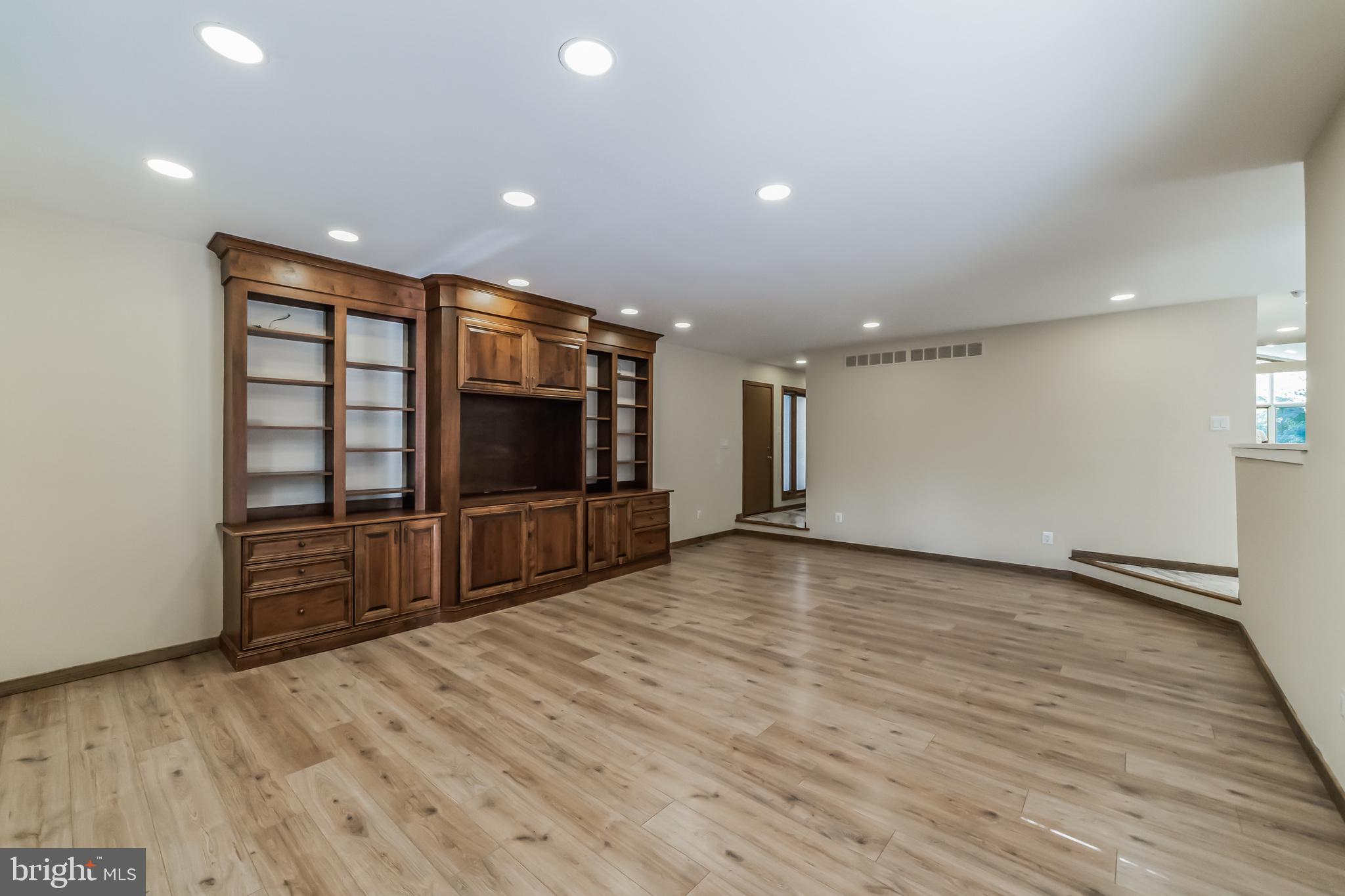 LONG LANE FARMS 1 - Residential