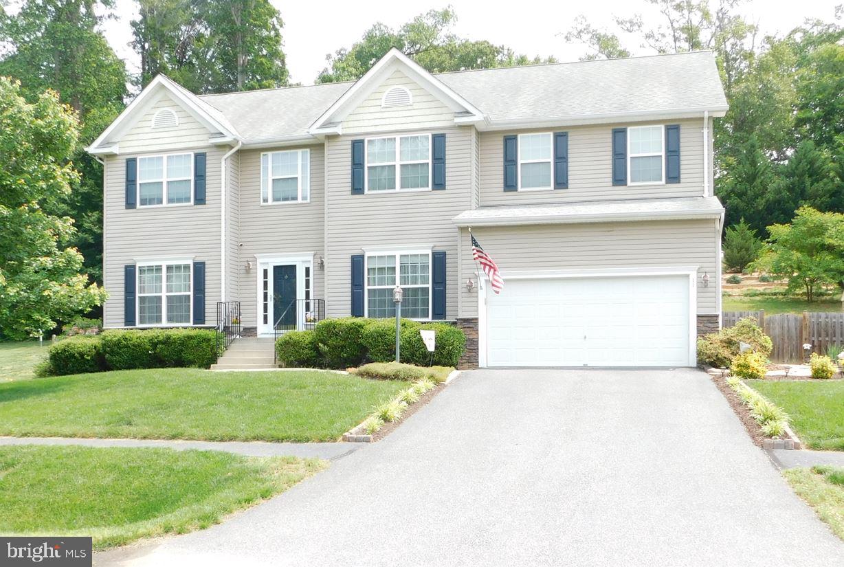 TOWERING OAKS ESTATES - Residential Lease