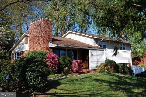 Photo of 6317 Tone Drive, BETHESDA, MD 20817 (MLS # MDMC2175868)